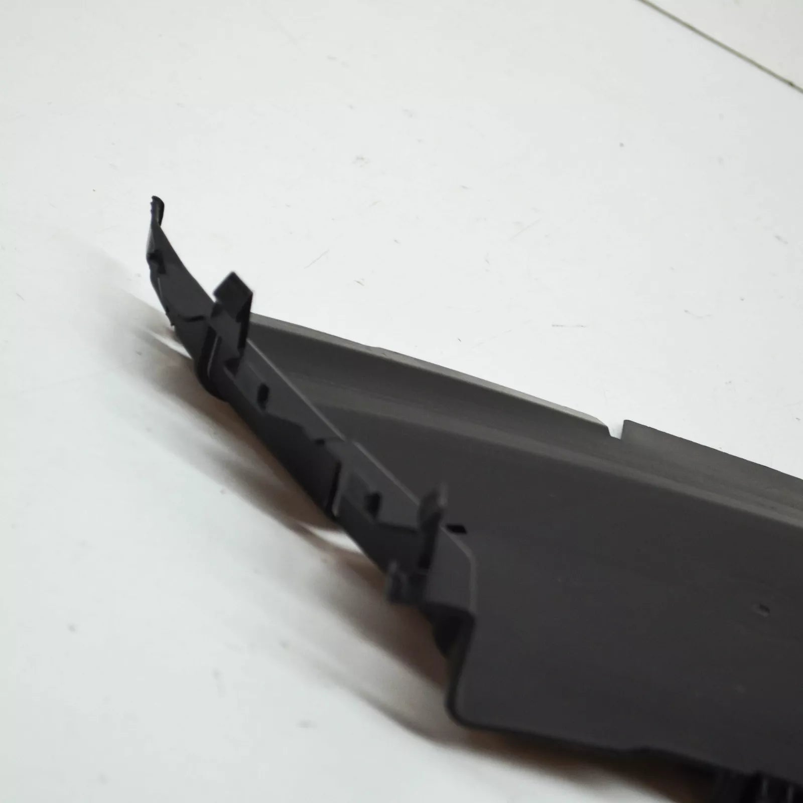 NEW VOLKSWAGEN TIGUAN AD RADIATOR LOWER COVER 5NA121341K ORIGINAL