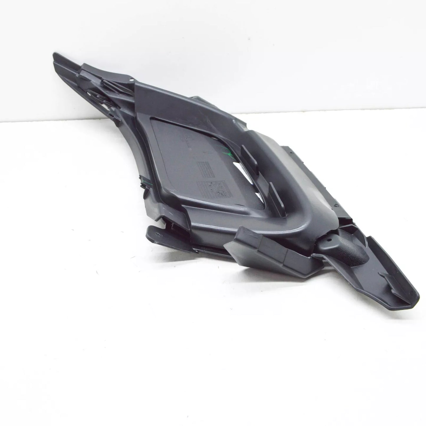 NEW VOLKSWAGEN TIGUAN AD REAR RIGHT EXHAUST TRIM BRACKET 5NN8070569B9