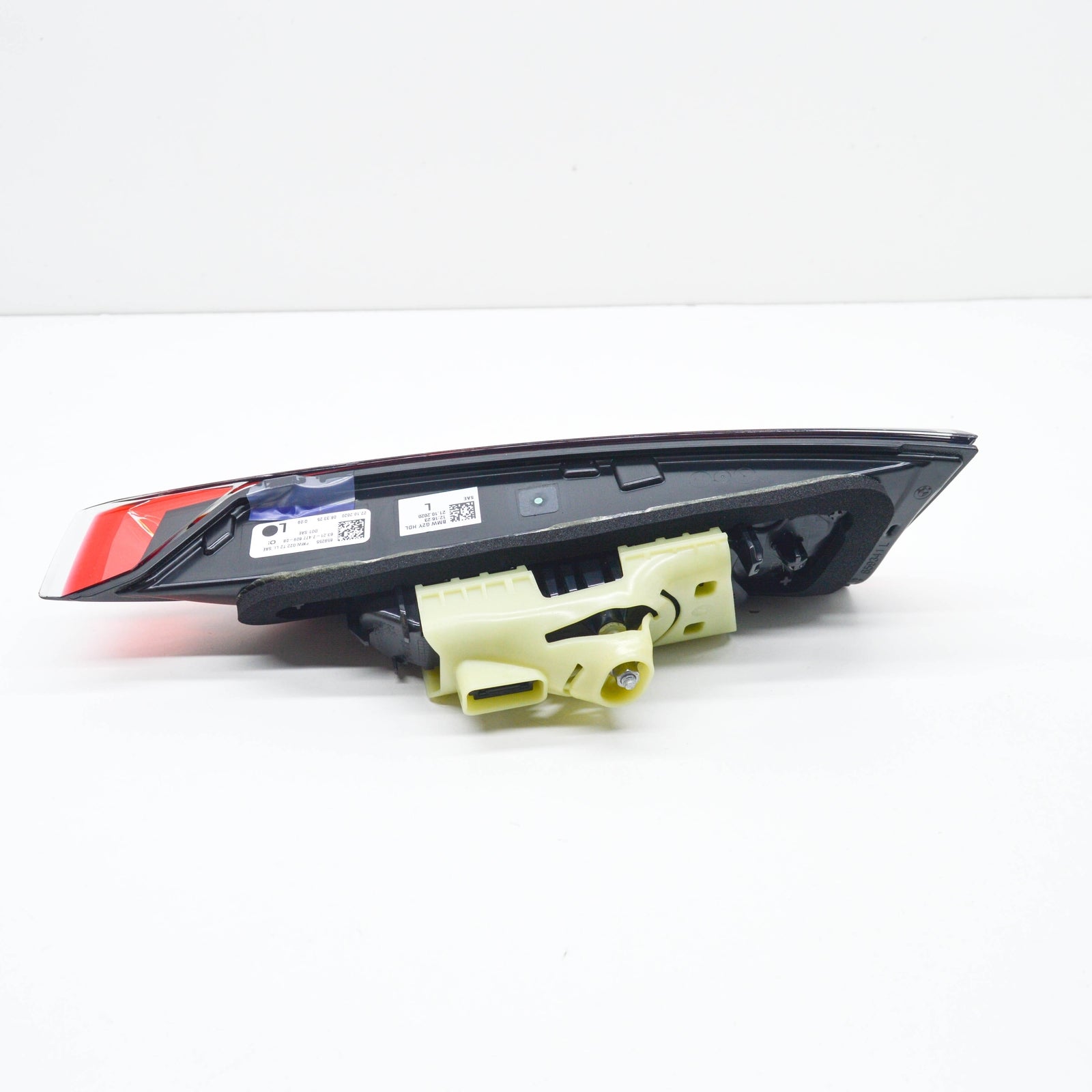 new bmw m4 coupe g22 g82 rear trunk left tailgate taillight 63217477609 original