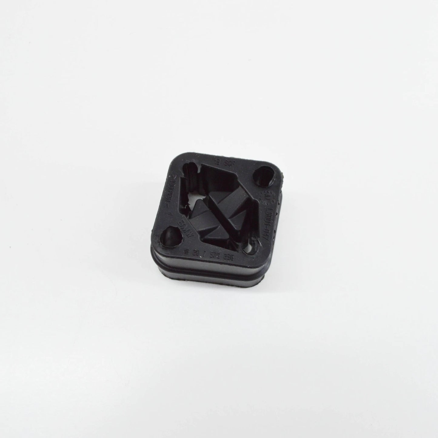 NEW BMW 1 E81 REAR EXHAUST SYSTEM RUBBER MOUNTING 18207578238 ORIGINAL