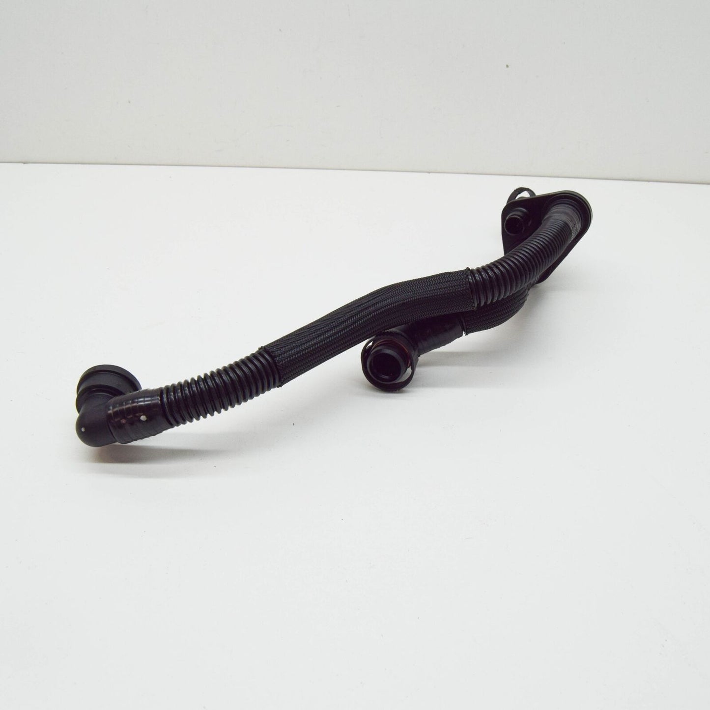 NEW AUDI A5 SPORTBACK F5 ENGINE VENT HOSE 06M103210ED ORIGINAL