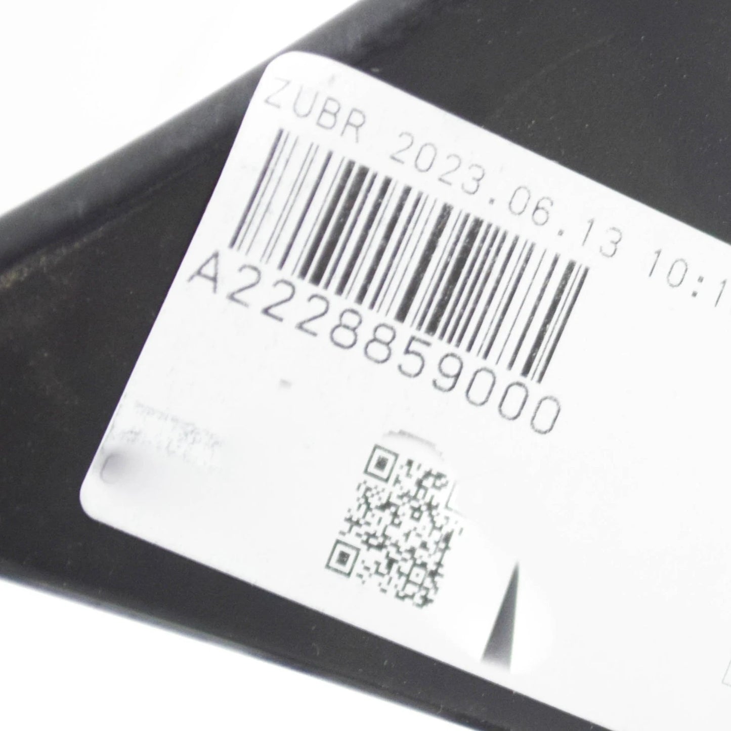 NEW MERCEDES-BENZ S W222 FRONT RIGHT BUMPER BRACKET A2228859000 ORIGINAL