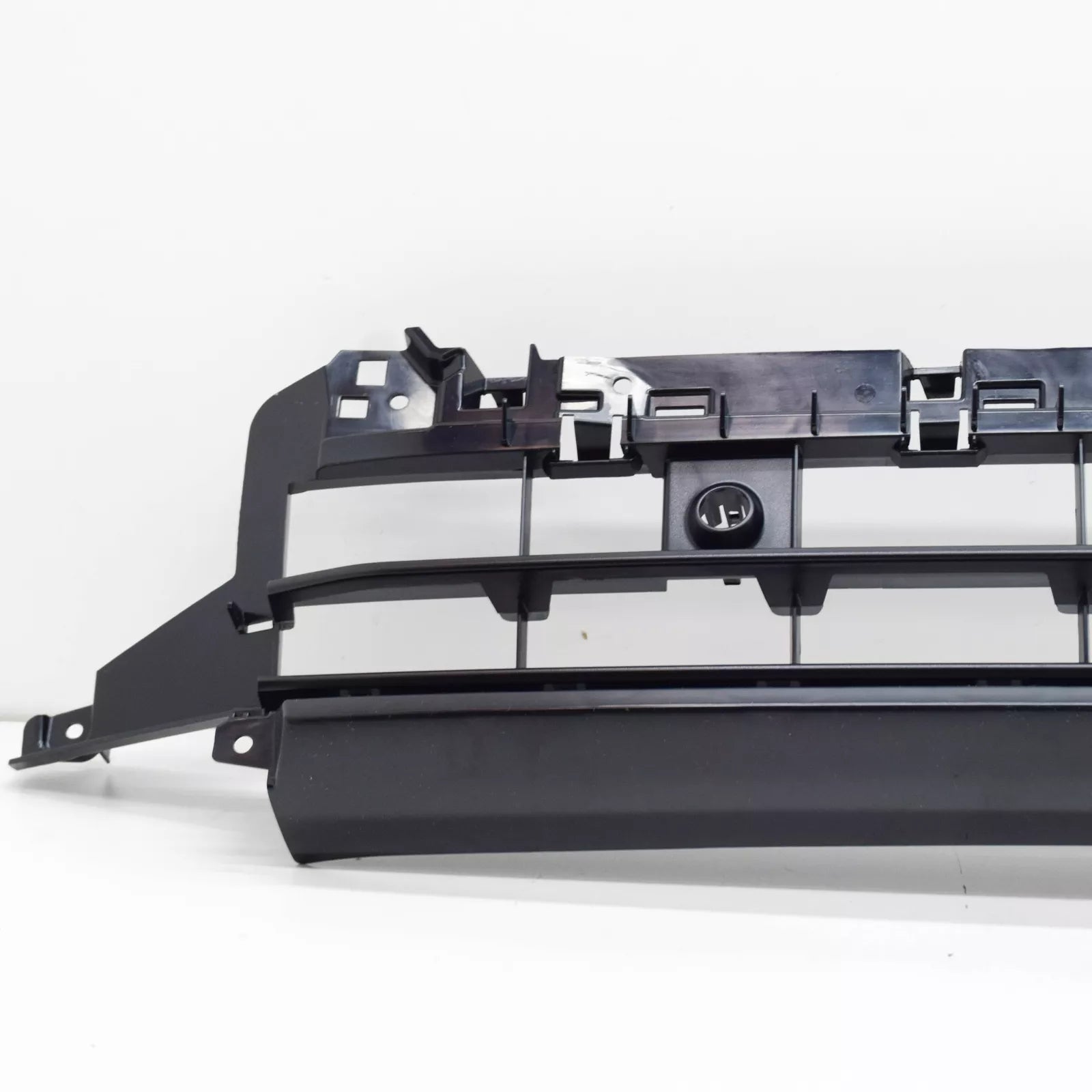 NEW AUDI Q3 F3 SPORTBACK FRONT BUMPER CENTER LOWER GRILLE 83A807683A9B9