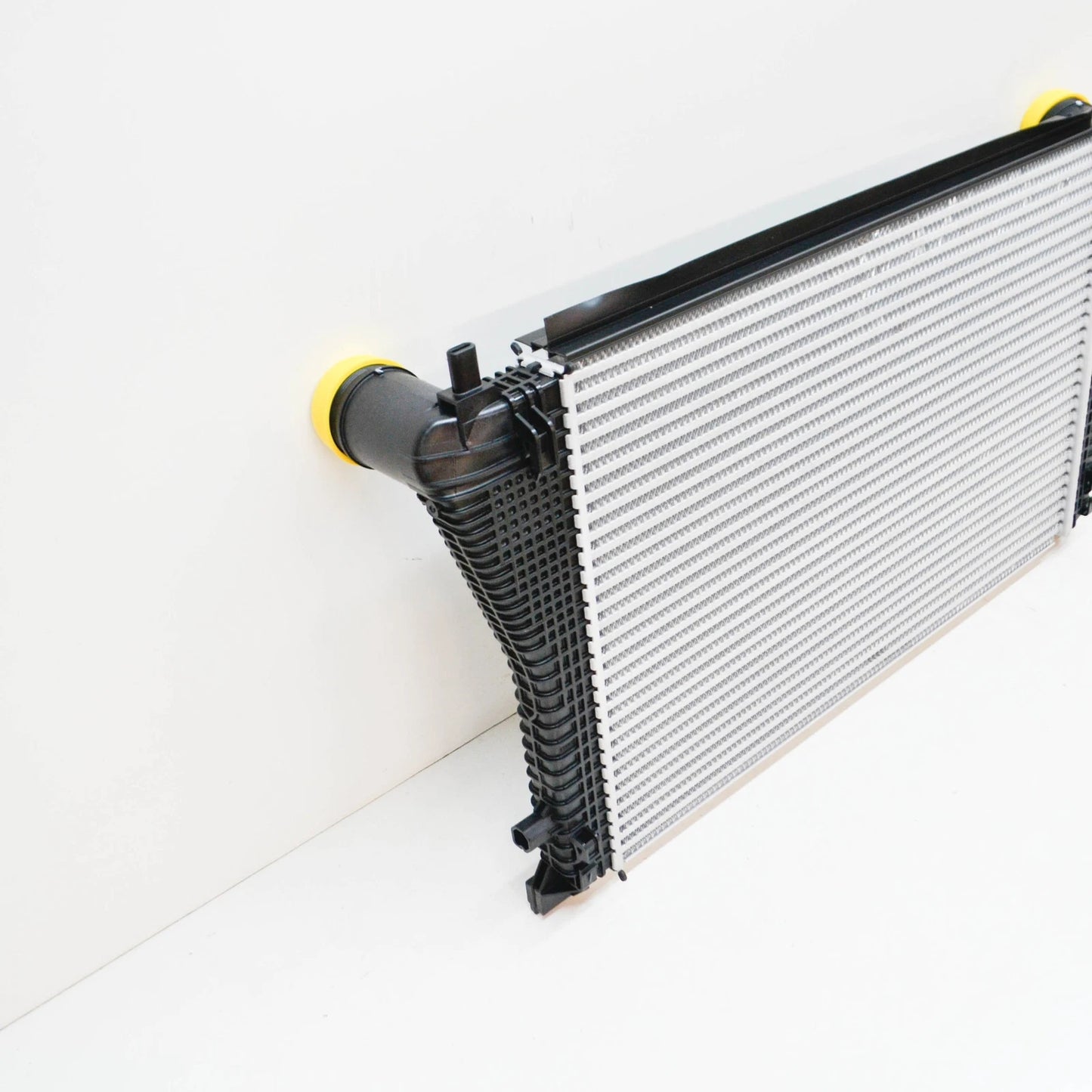 NEW VOLKSWAGEN ARTEON CHARGE AIR COOLER 5Q0145803AD ORIGINAL