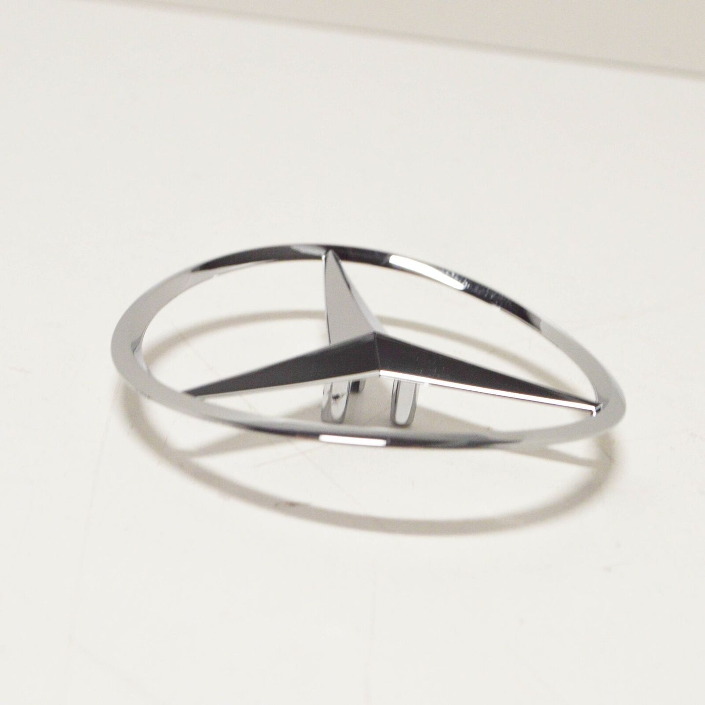 NEW MERCEDES-BENZ GLA X156 REAR TRUNK STAR LOGO EMBLEM A1568170016 ORIGINAL