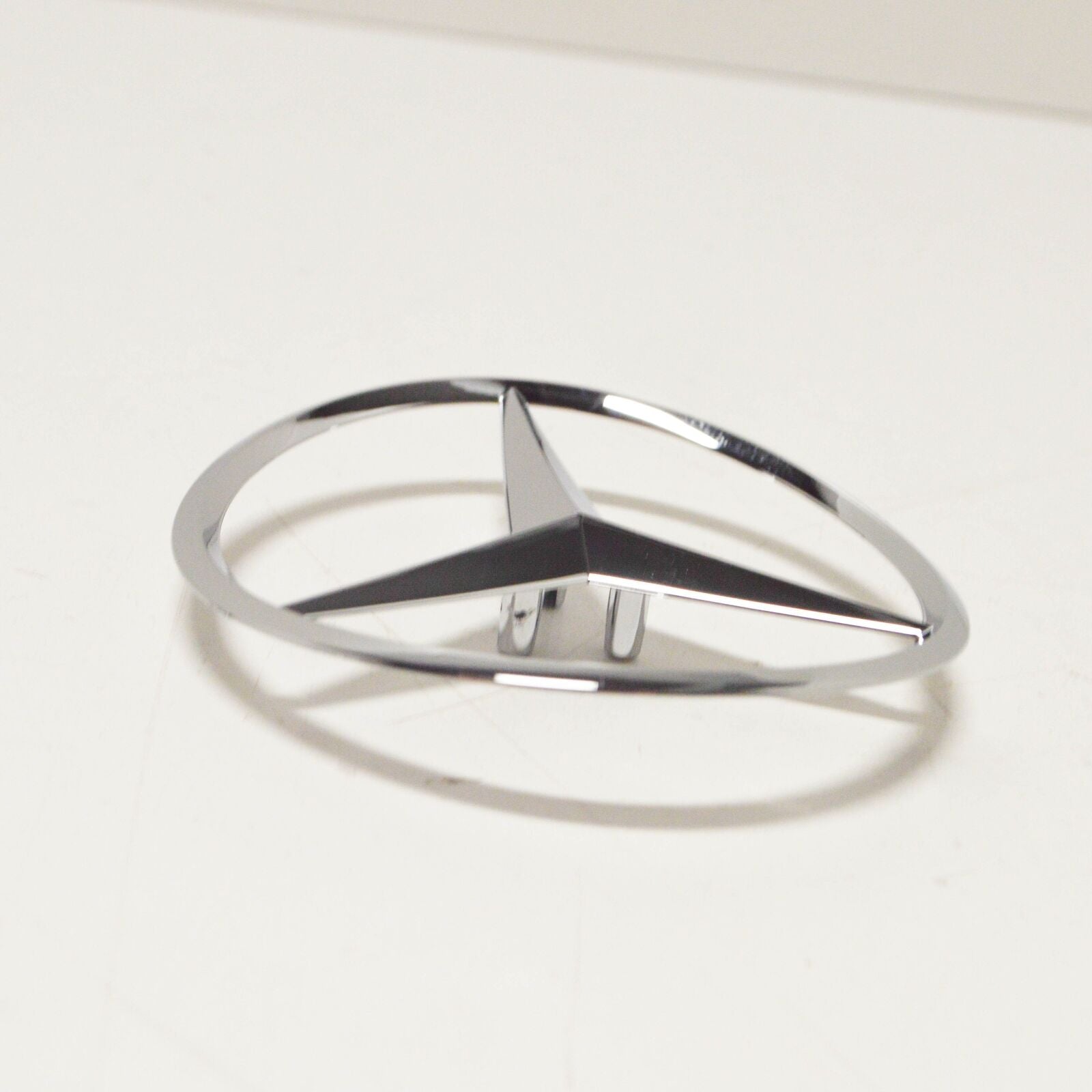 NEW MERCEDES-BENZ GLA X156 REAR TRUNK STAR LOGO EMBLEM A1568170016 ORIGINAL