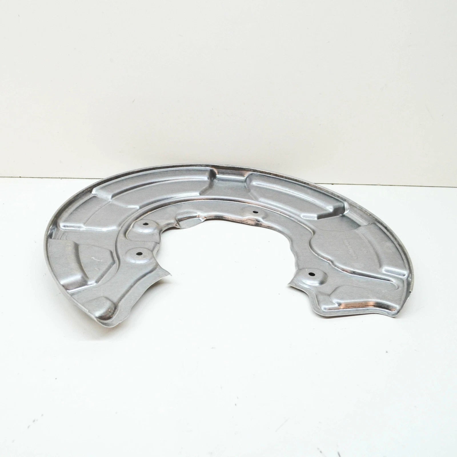 NEW BMW X5 G05 REAR RIGHT BRAKE DISC PROTECTION SHIELD 34206880474 ORIGINAL