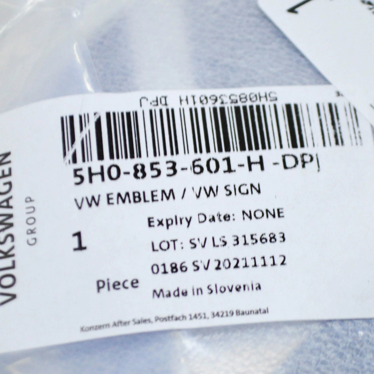 NEW VOLKSWAGEN GOLF MK8 RADIATOR GRILLE EMBLEM BADGE 5H0853601HDPJ ORIGINAL