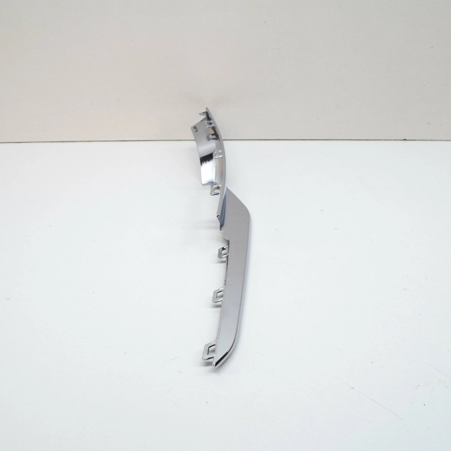 NEW BMW 2 GT F46 FRONT RIGHT BUMPER MOLDING LUXURY 51117473198 ORIGINAL