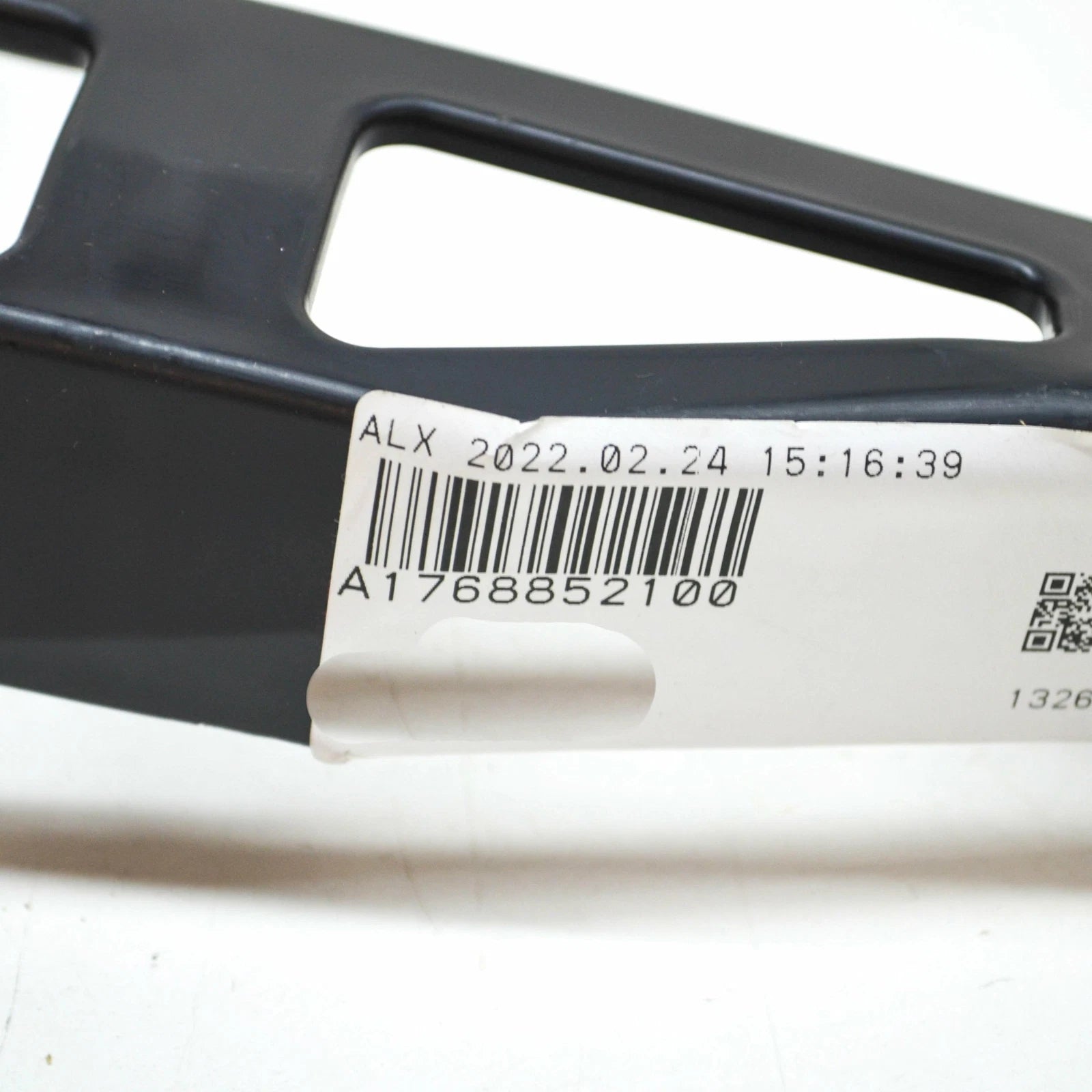 NEW MB A W176 FRONT BUMPER LEFT SIDE BRACKET A176885210064