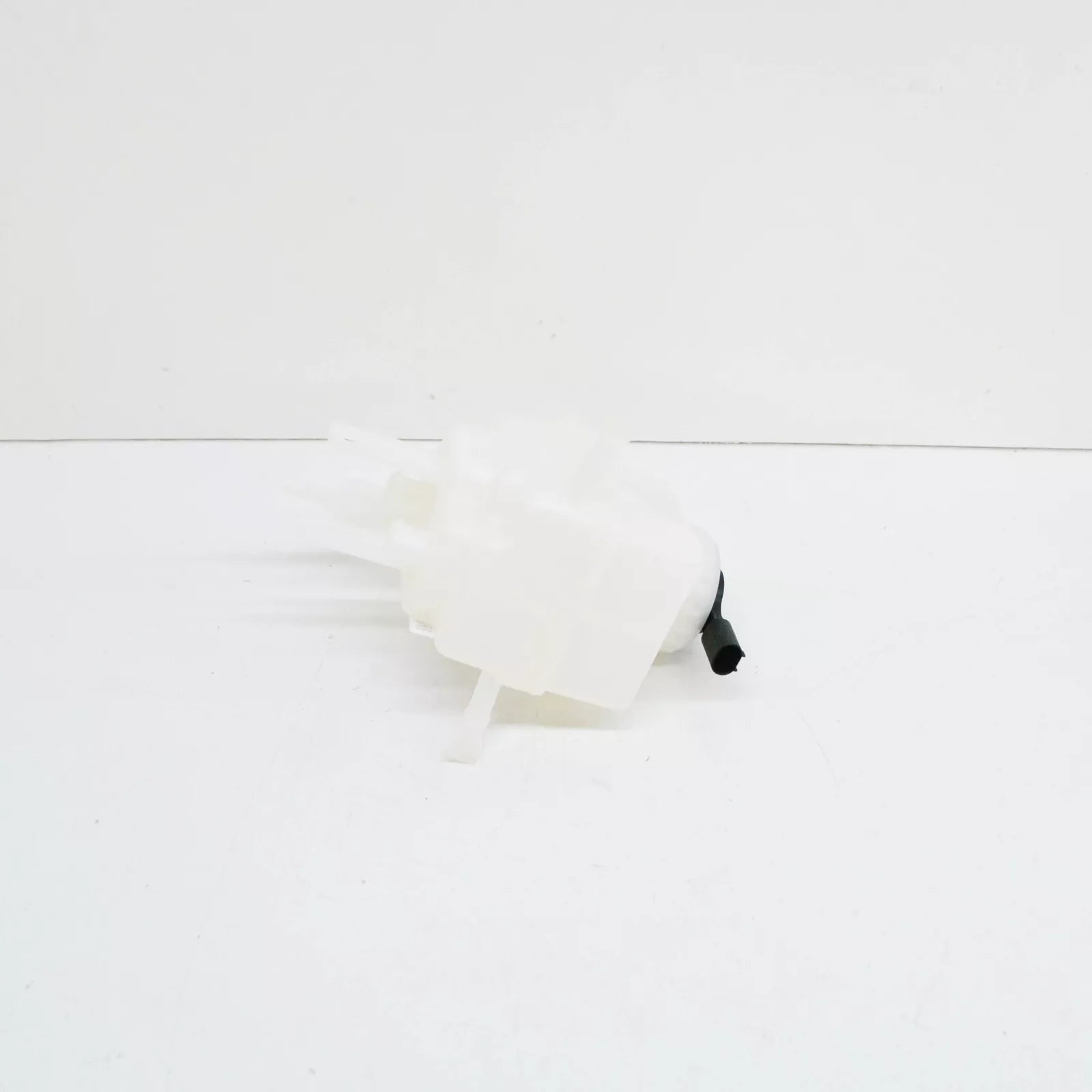 NEW BMW 7 E65 BRAKE FLUID EXPANSION TANK RESERVOIR 34326758848 735I ORIGINAL