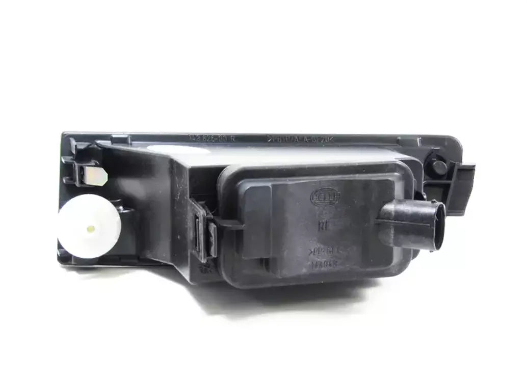 NEW BMW 7 E38 FRONT RIGHT FOG LIGHT 8352024 63178352024 ORIGINAL