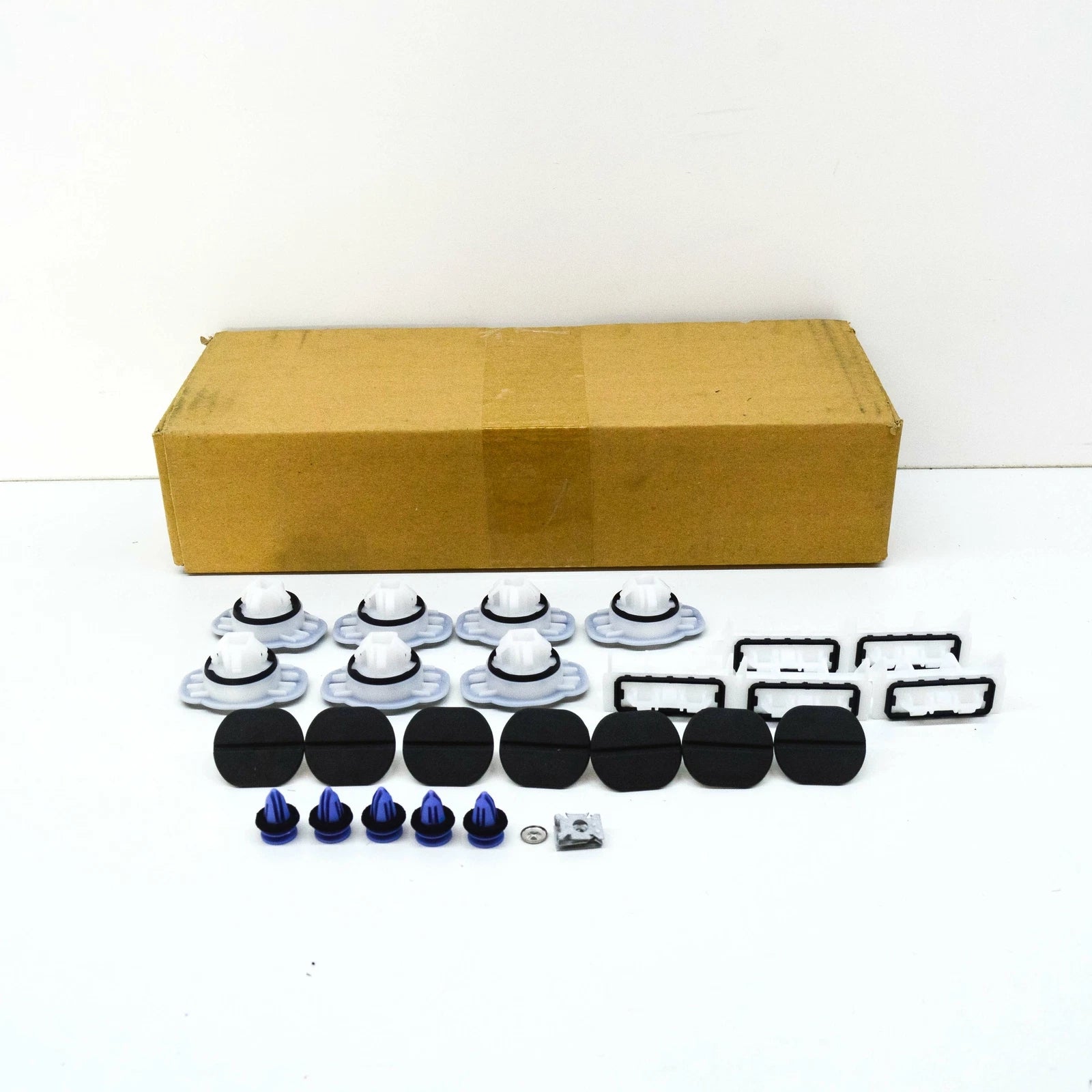 NEW AUDI RS5 8W6 SIDE SKIRT 1 SET ATTACHMENT PARTS 8W6898909B