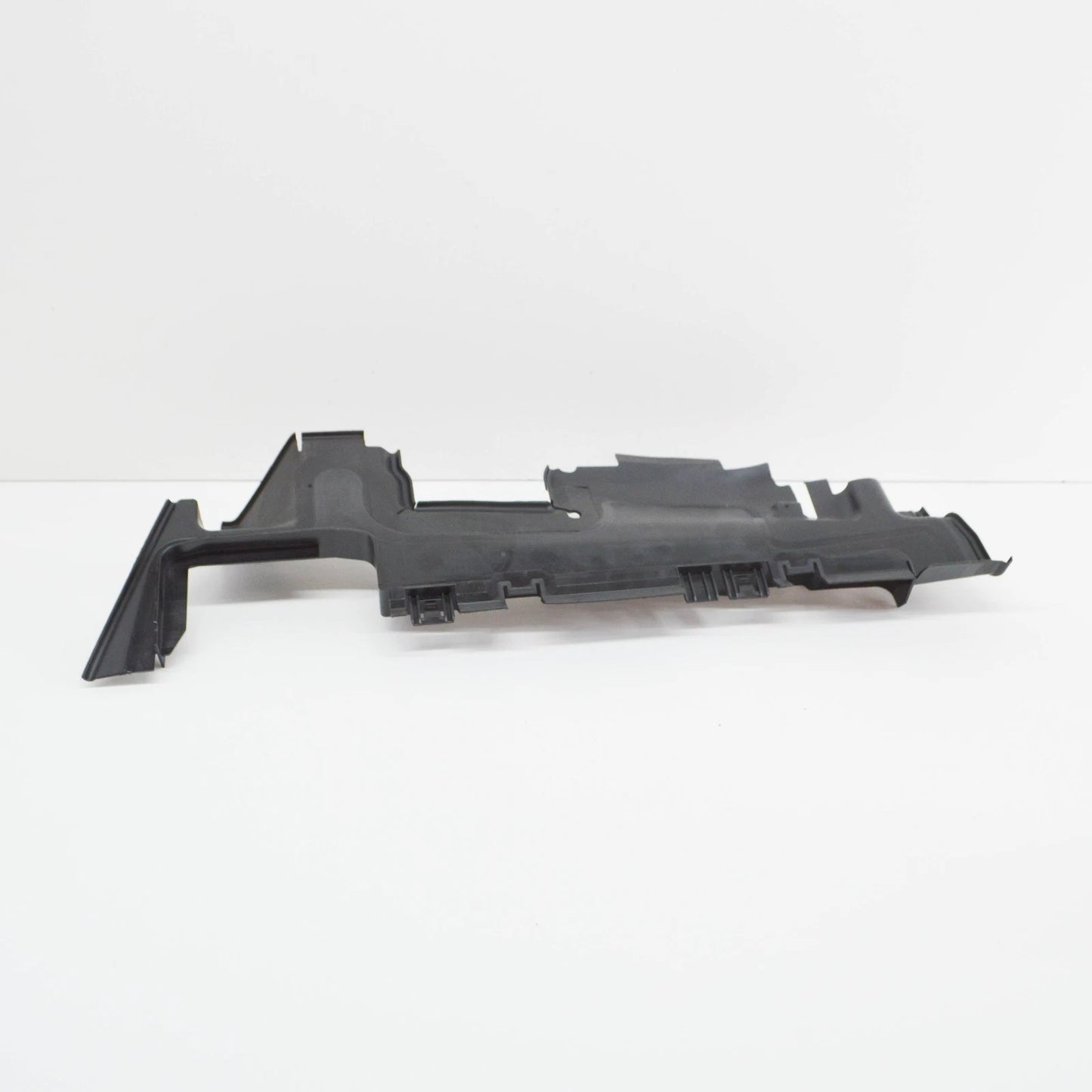 NEW AUDI Q3 8U RIGHT RADIATOR AIR GUIDE 8U0121284M ORIGINAL