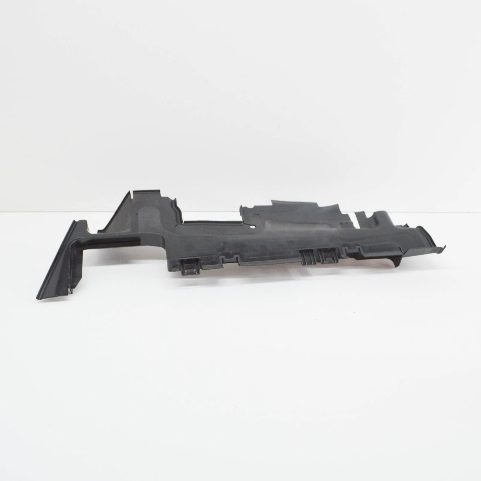 NEW AUDI Q3 8U RIGHT RADIATOR AIR GUIDE 8U0121284M ORIGINAL