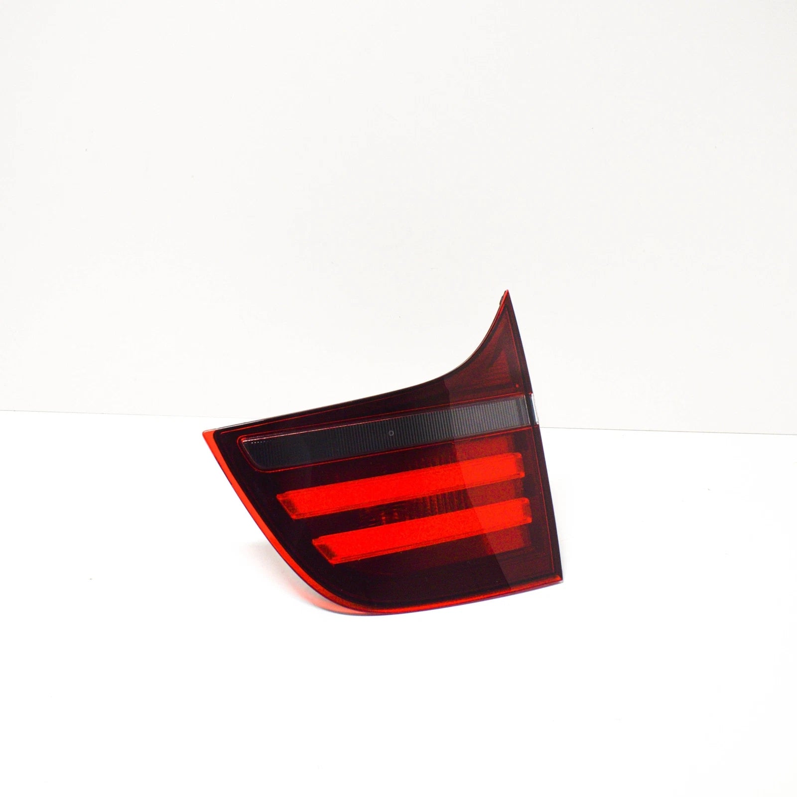 NEW BMW X6 E71 REAR TAILGATE BOOT LID RIGHT LIGHT BLACK LINE 63212326592