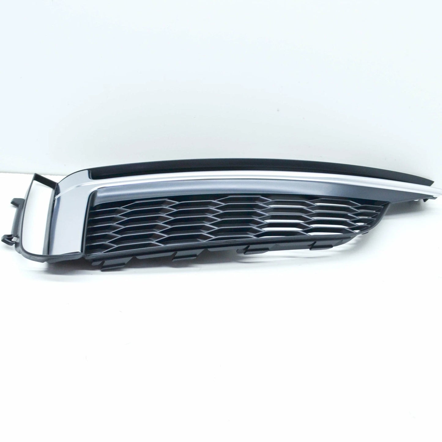 NEW AUDI S5 CONVERTIBE 8W6 FRONT BUMPER LEFT LOWER GRILLE 8W6807681HRU6