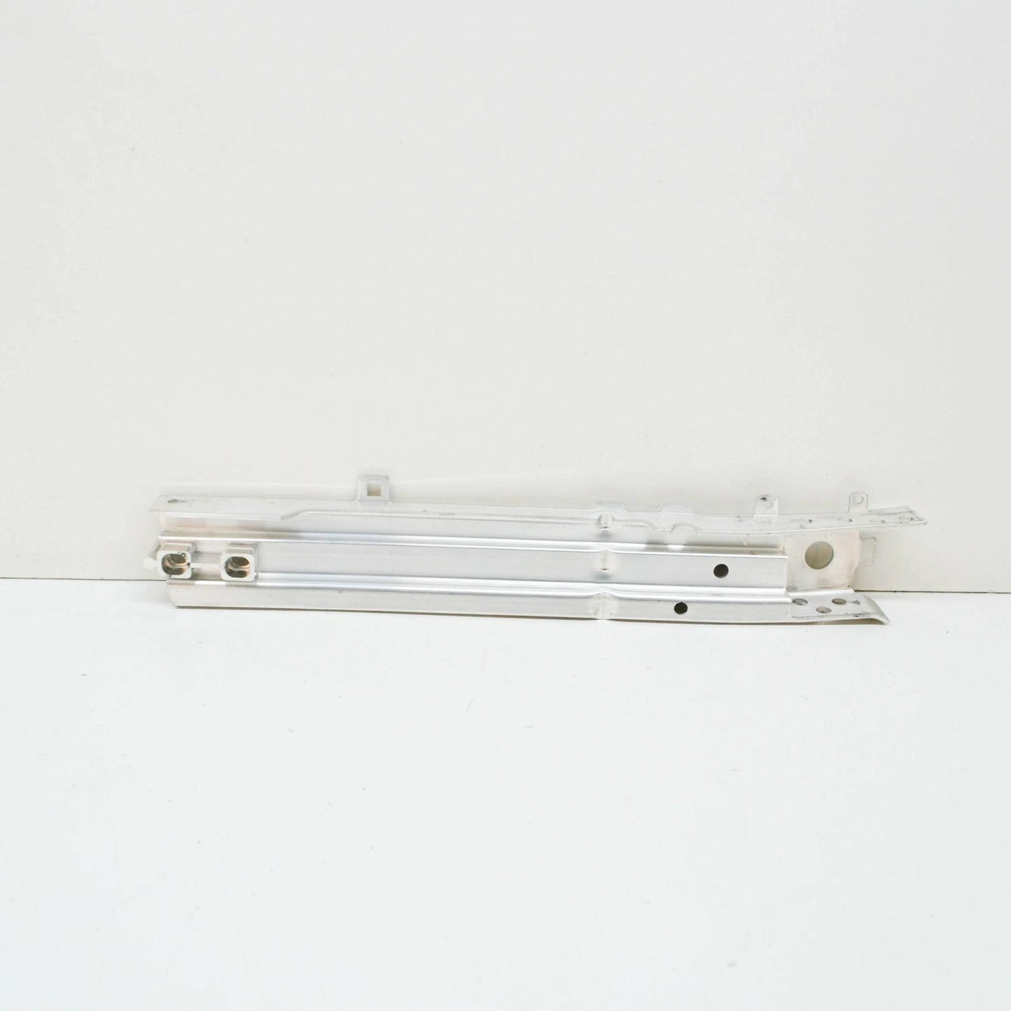 NEW BMW 1 F40 FRONT BUMPER LOWER RIGHT ADAPTER MPA AKMK 51647462140 ORIGINAL