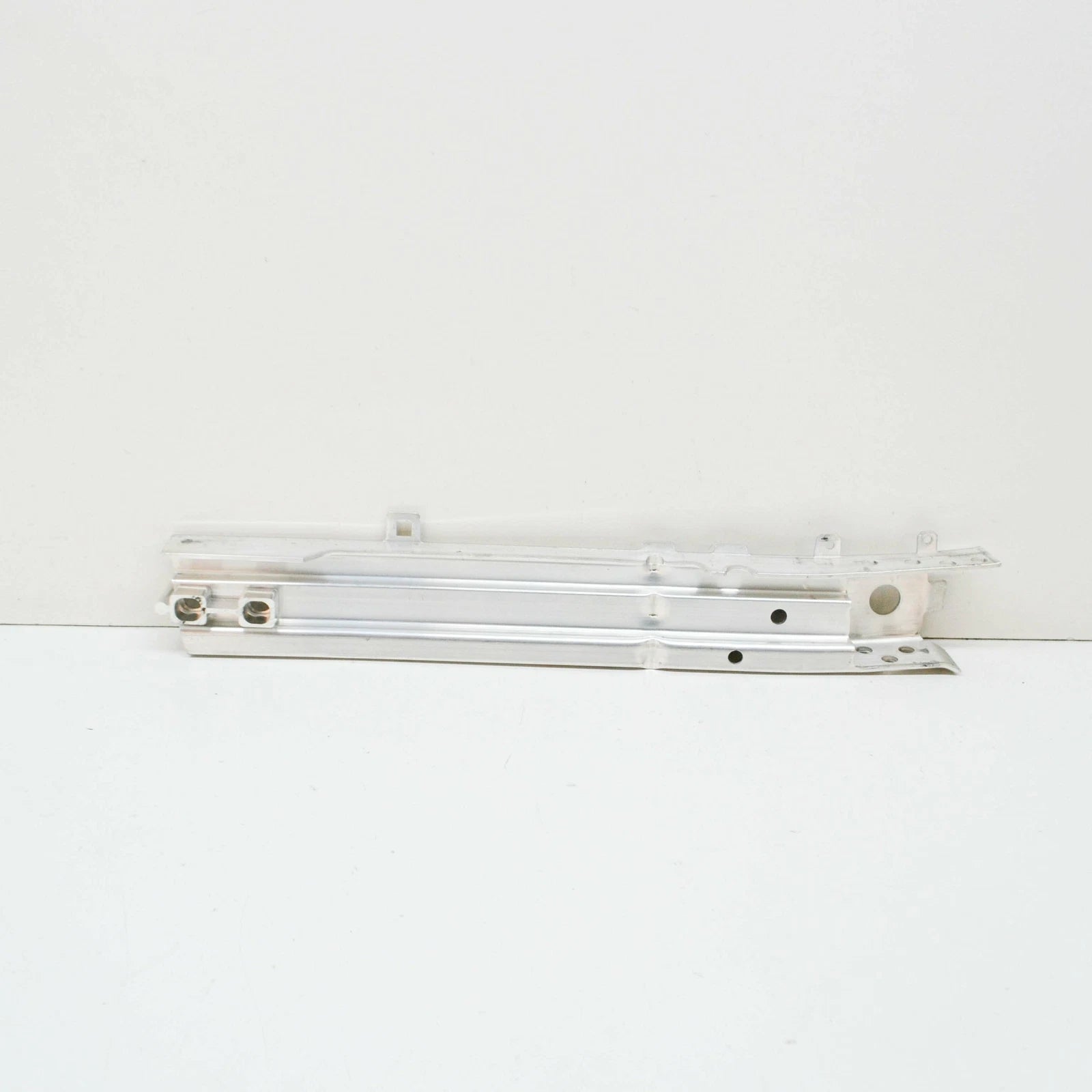 NEW BMW 1 F40 FRONT BUMPER LOWER RIGHT ADAPTER MPA AKMK 51647462140 ORIGINAL