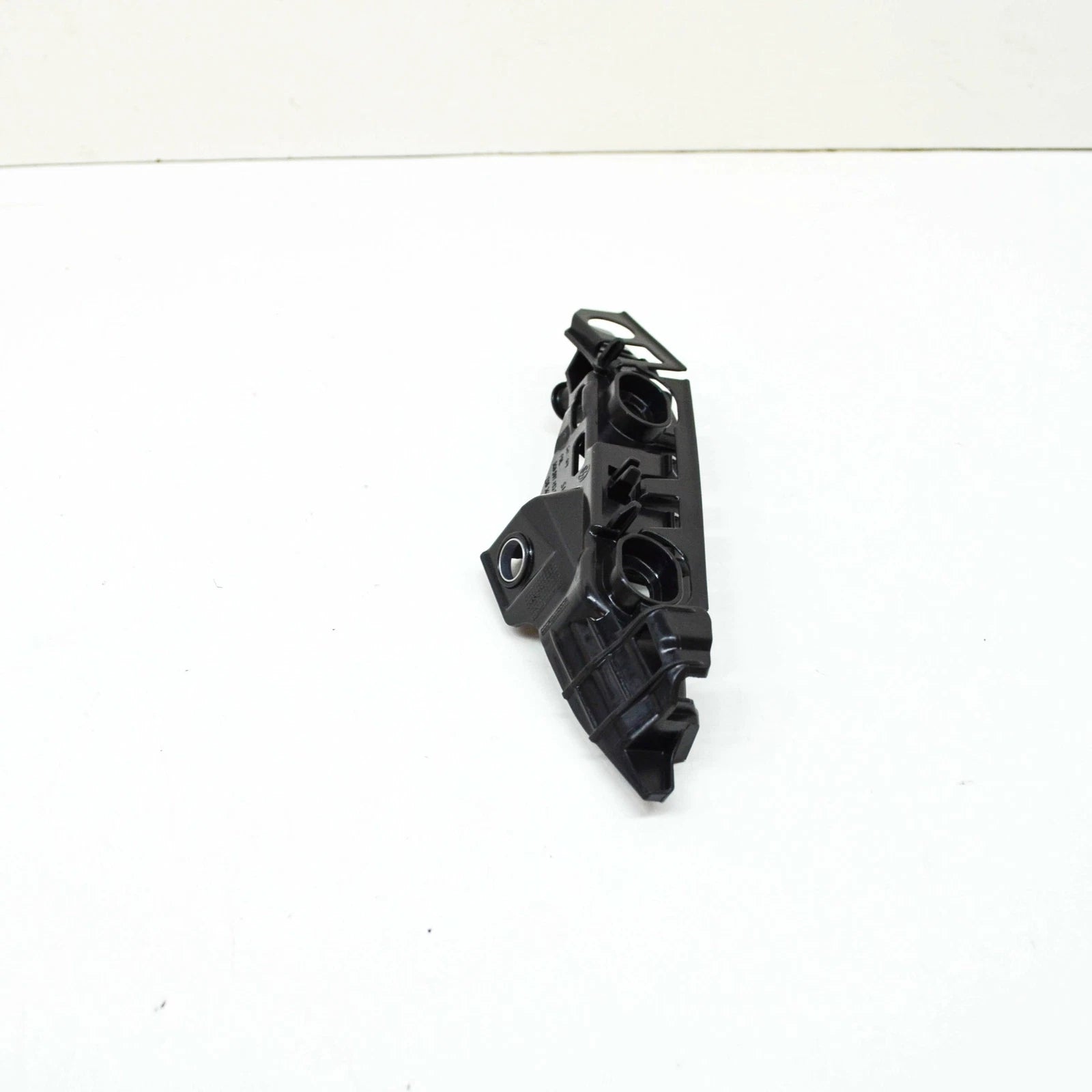 NEW VW PASSAT GTE 4MOTION B8 FRONT LEFT BUMPER BRACKET HOLDER 3G0807049B