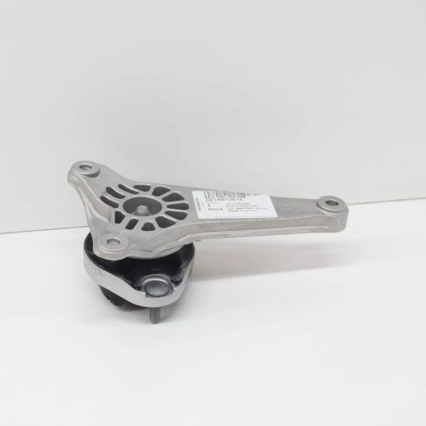 NEW AUDI A4 8EC, B7 AUTOMATIC TRANSMISSION MOUNT 8E0399105HM