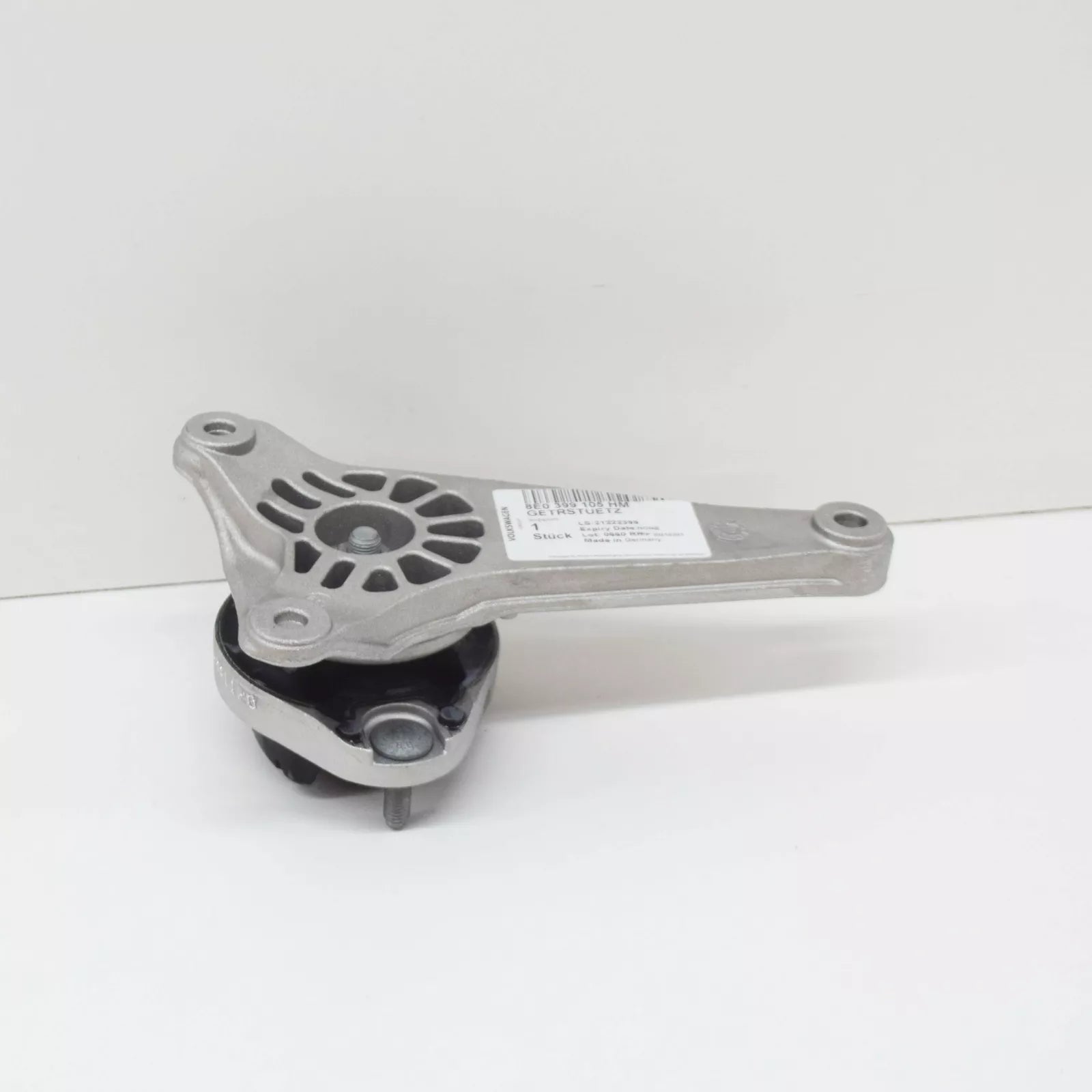 NEW AUDI A4 8EC, B7 AUTOMATIC TRANSMISSION MOUNT 8E0399105HM