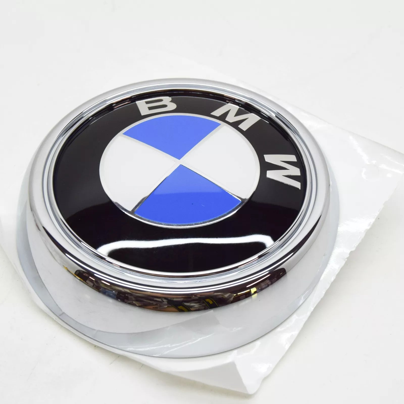 NEW BMW F26 SAC TRUNK LID BMW EMBLEM BADGE 7340321 51147340321 ORIGINAL