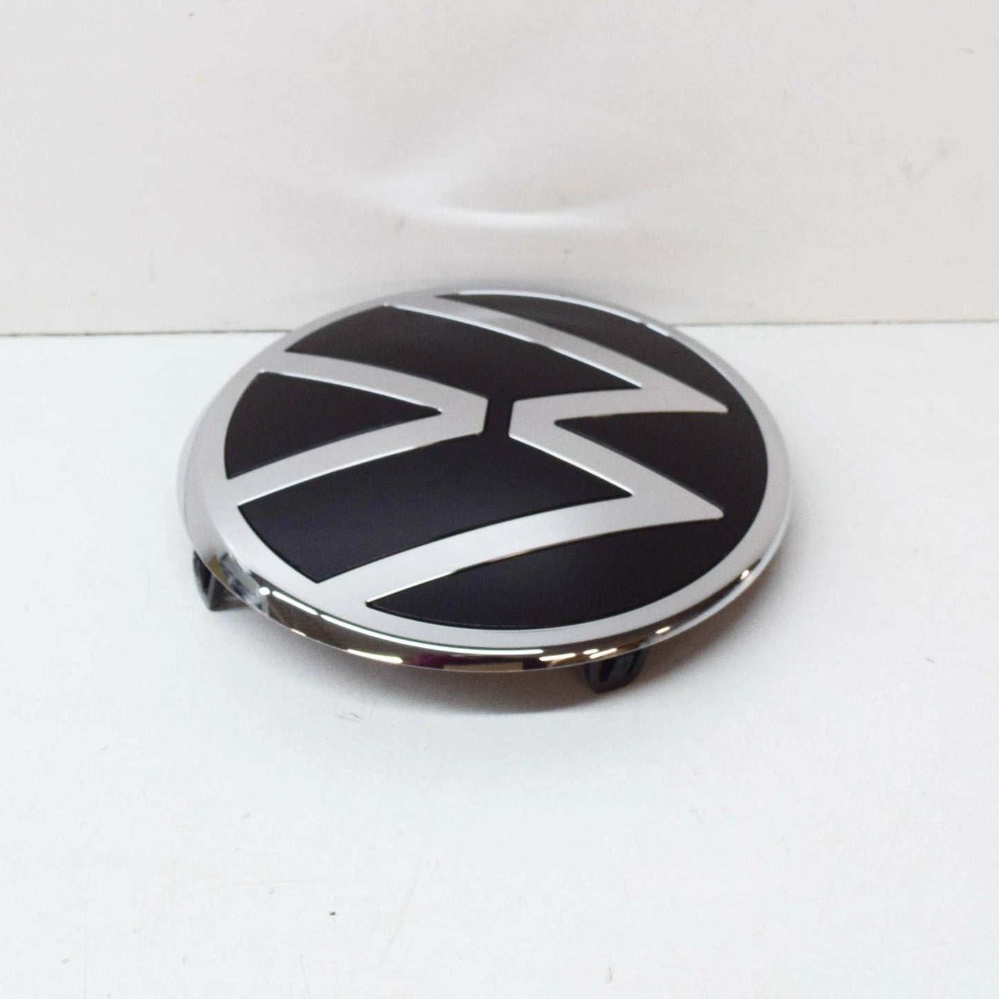 NEW VOLKSWAGEN ARTEON FRONT VW EMBLEM BADGE 5H0853601DDPJ