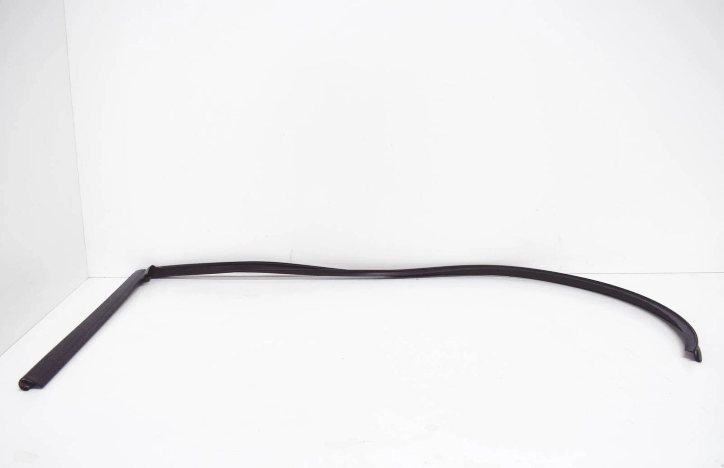 NEW BMW 7 E38 REAL LEFT UPPER WINDOW SEAL 51228157877 8157877 ORIGINAL