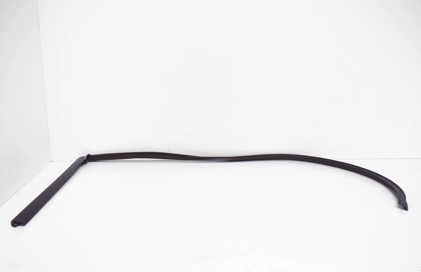 NEW BMW 7 E38 REAL LEFT UPPER WINDOW SEAL 51228157877 8157877 ORIGINAL