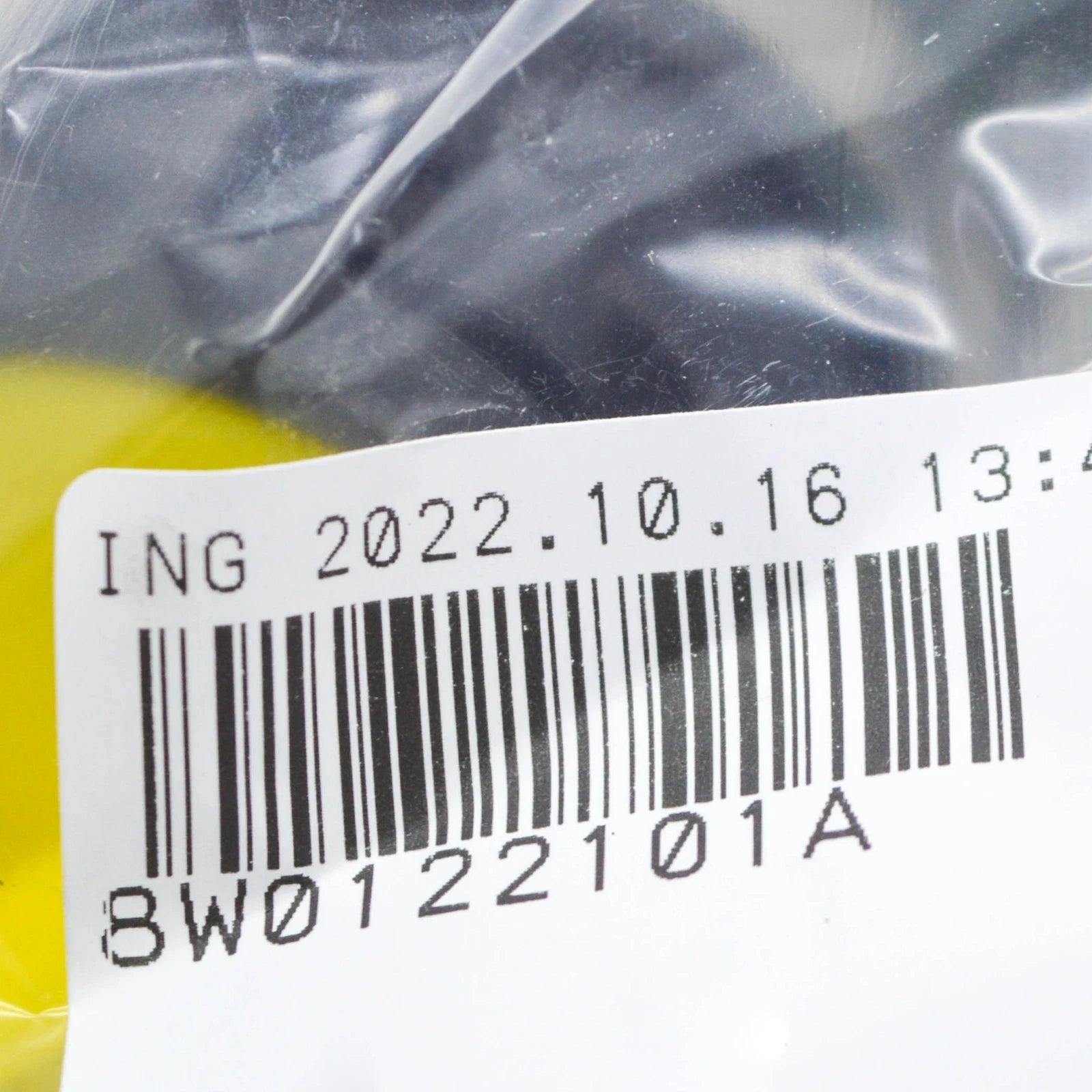 NEW AUDI A4 B9 ENGINE WTAER COOLANT HOSE W RELEASE COUPLING 8W0122101A