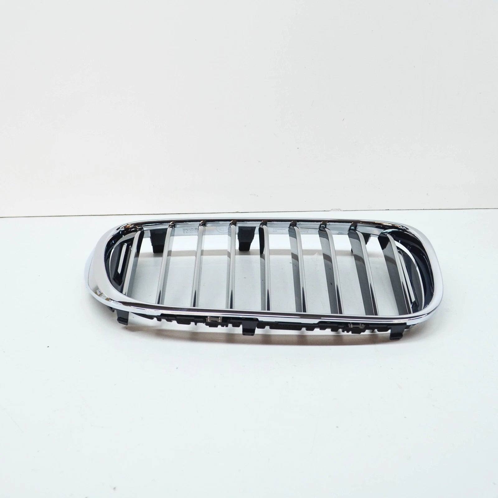NEW BMW 7 G11 RADIATOR RIGHT GRILLE BASIS 51137357012 7357012 2016 ORIGINAL