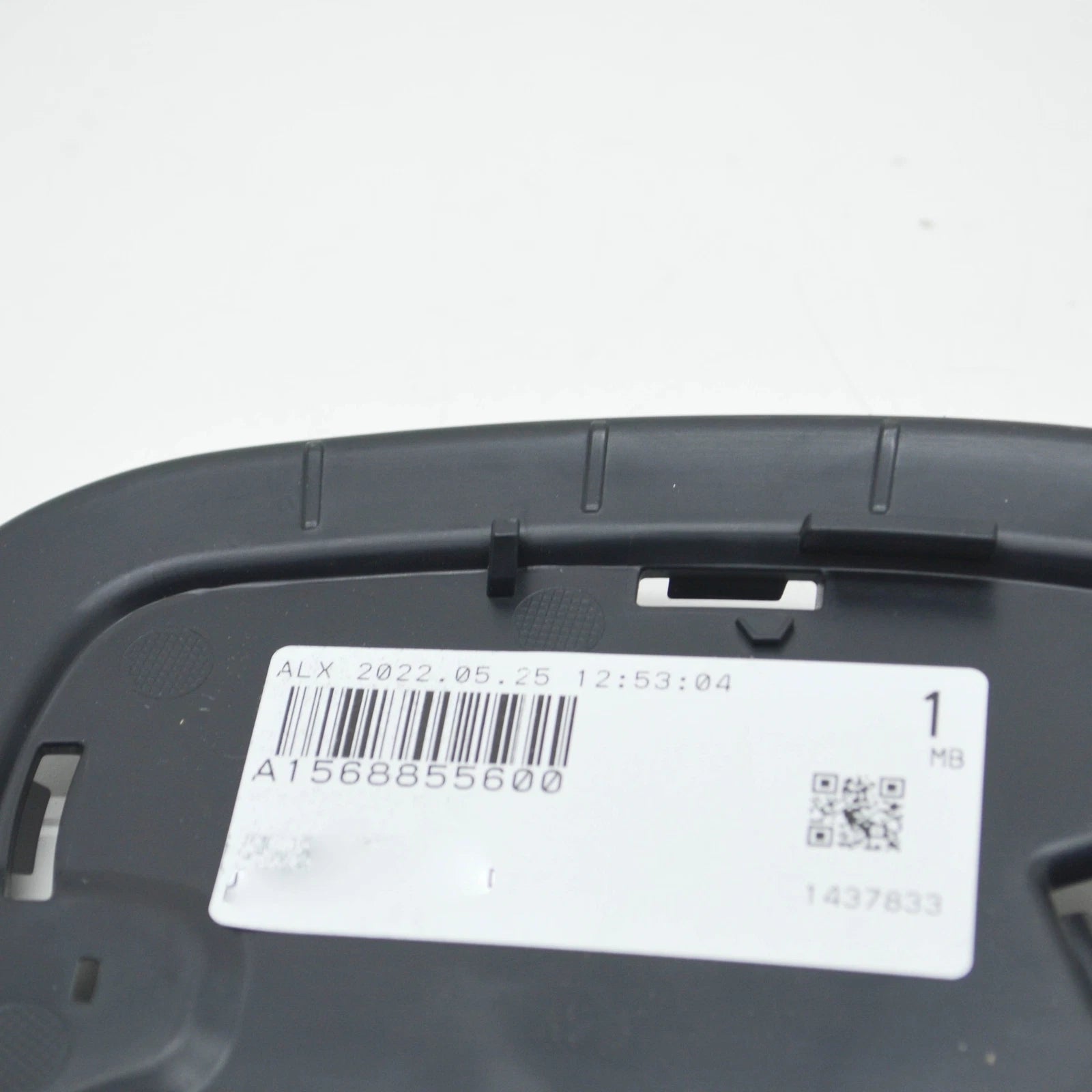 NEW MB GLA X156 FRONT BUMPER RIGHT SIDE TRIM INNER HOLDER A1568855600