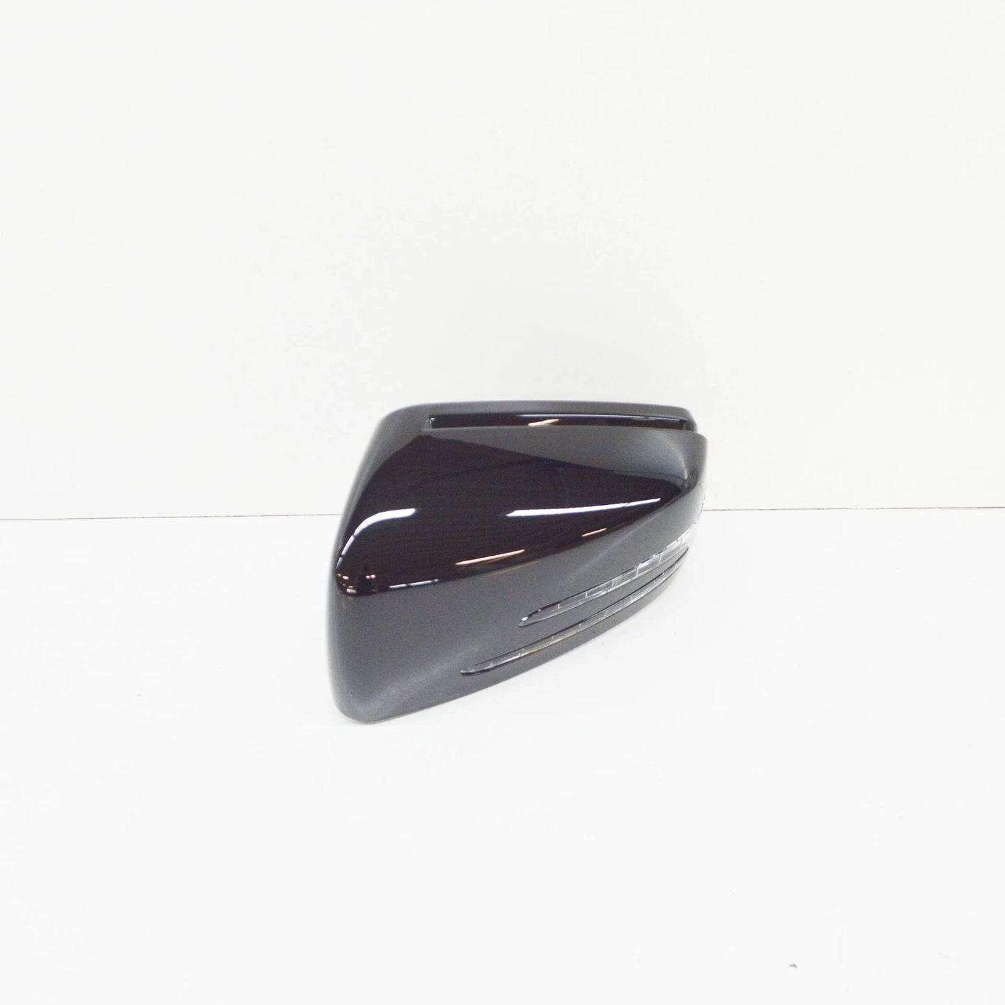 NEW MB GLA-CLASS X156 LEFT WING MIRROR COVER CAP A24681101009191