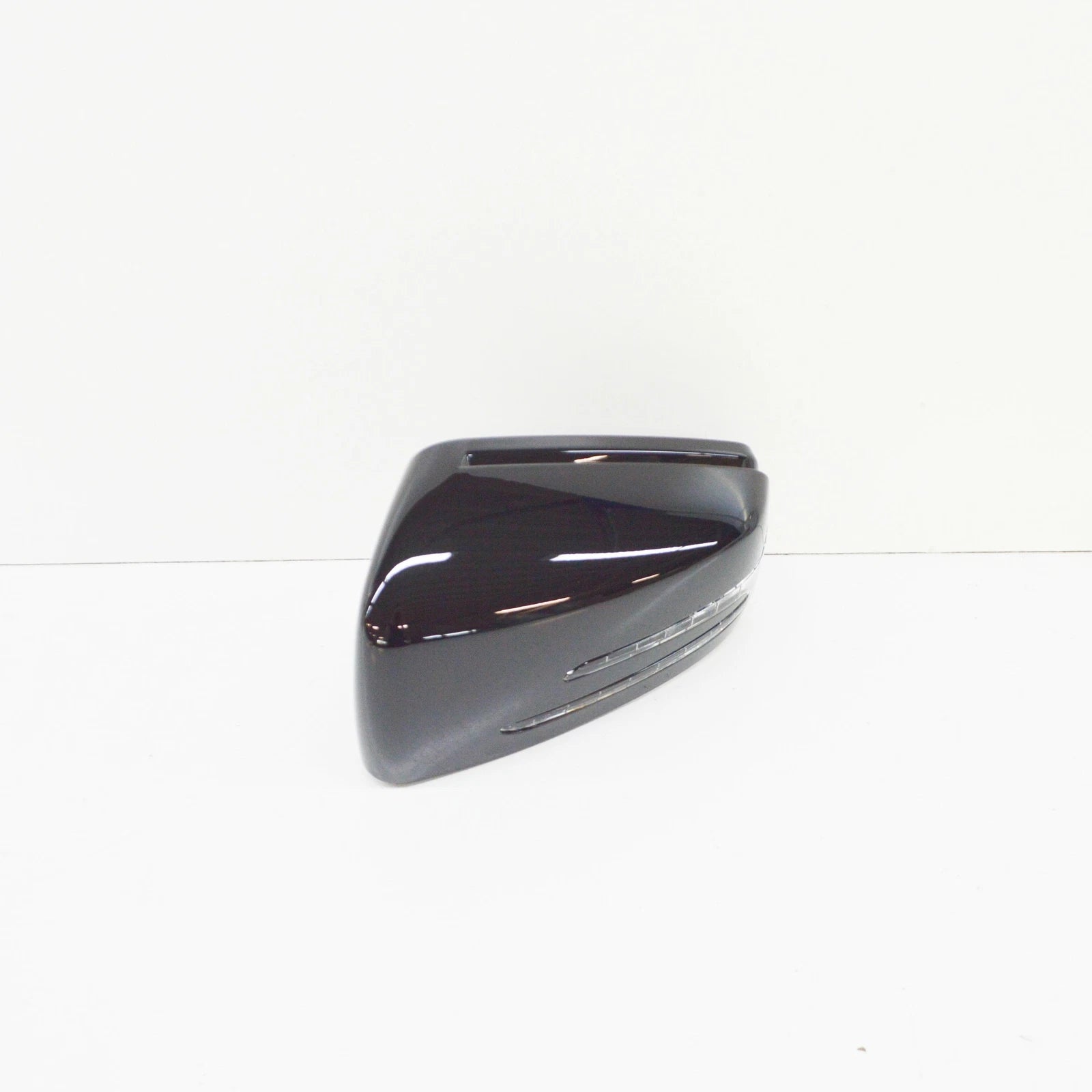 NEW MB GLA-CLASS X156 LEFT WING MIRROR COVER CAP A24681101009191