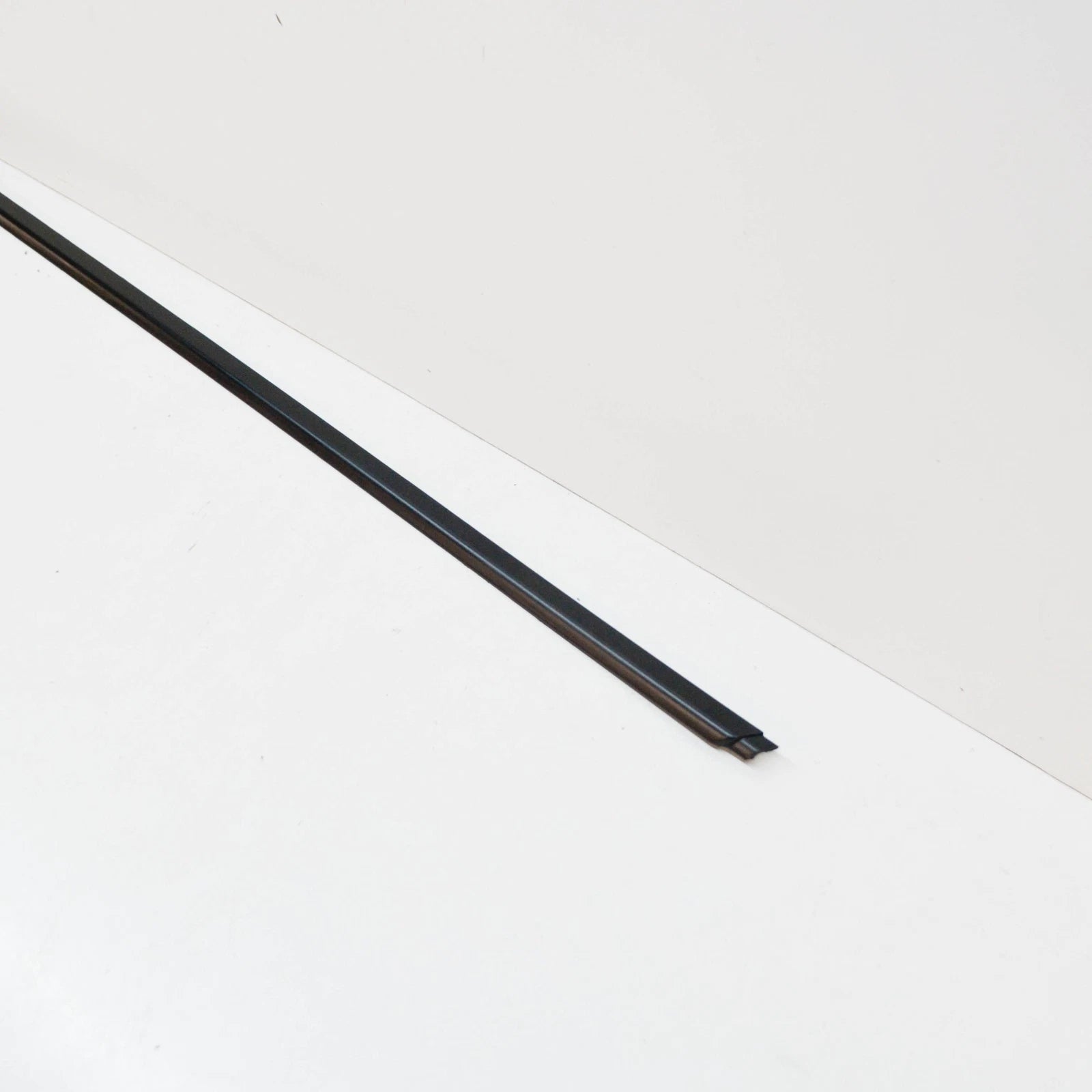 NEW VW TOUAREG 7L FRONT RIGHT DOOR OUTER SILL TRIM STRIP 7L0853538C9B9