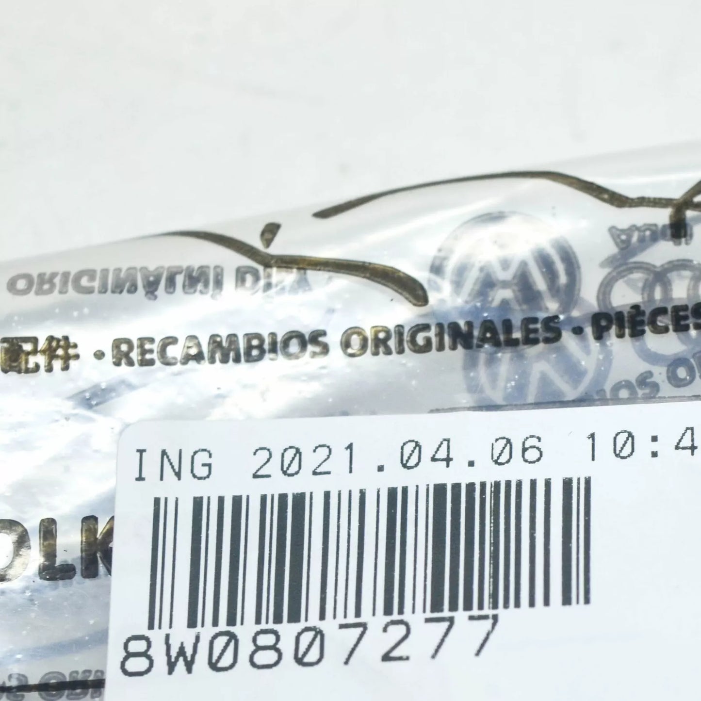 NEW AUDI A4 B9 FRONT BUMPER COVER BRACKET 8W0807277 ORIGINAL