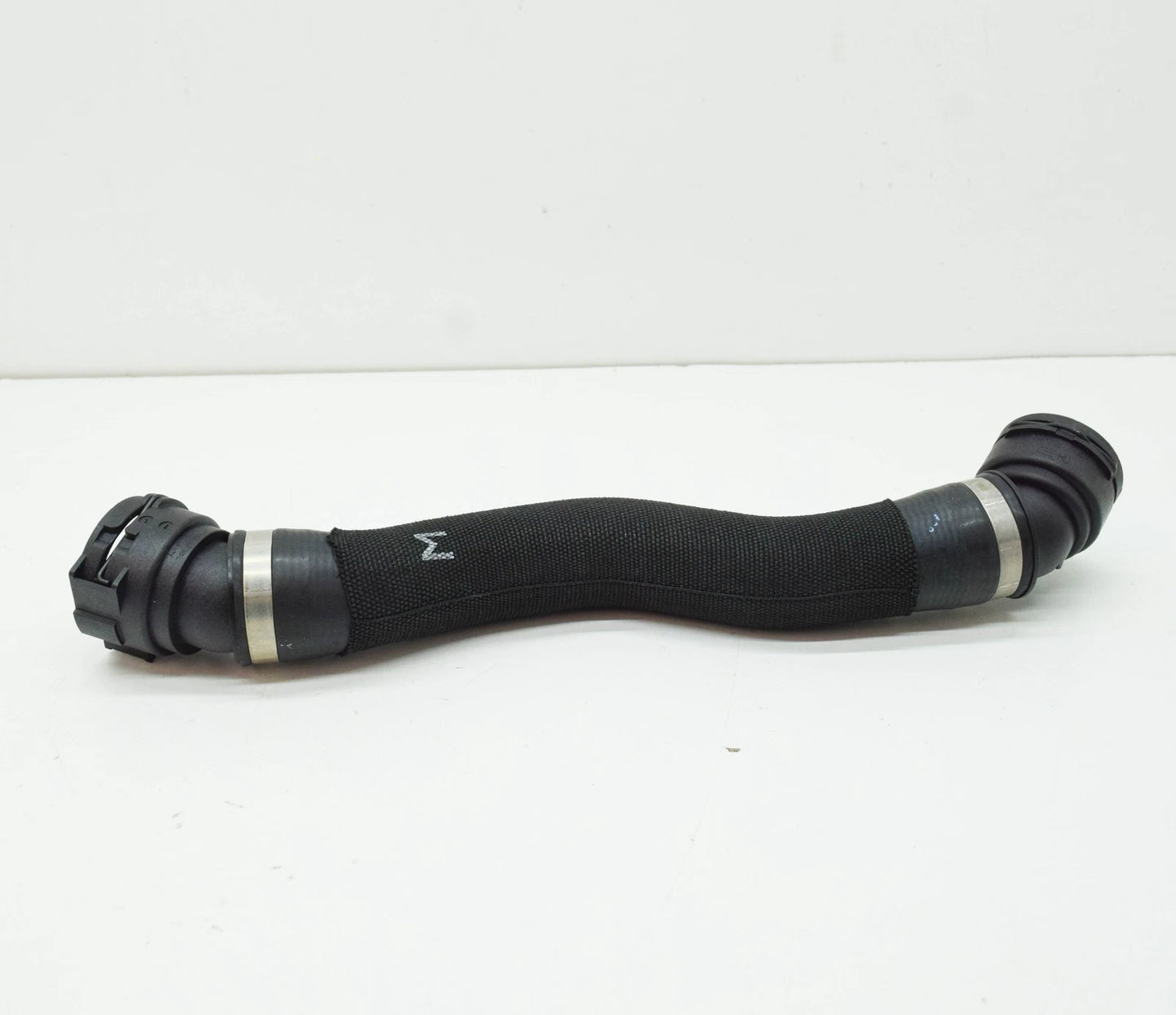 NEW BMW 5 G30 RIGHT WATER RADIATOR HOSE 17128597749 ORIGINAL