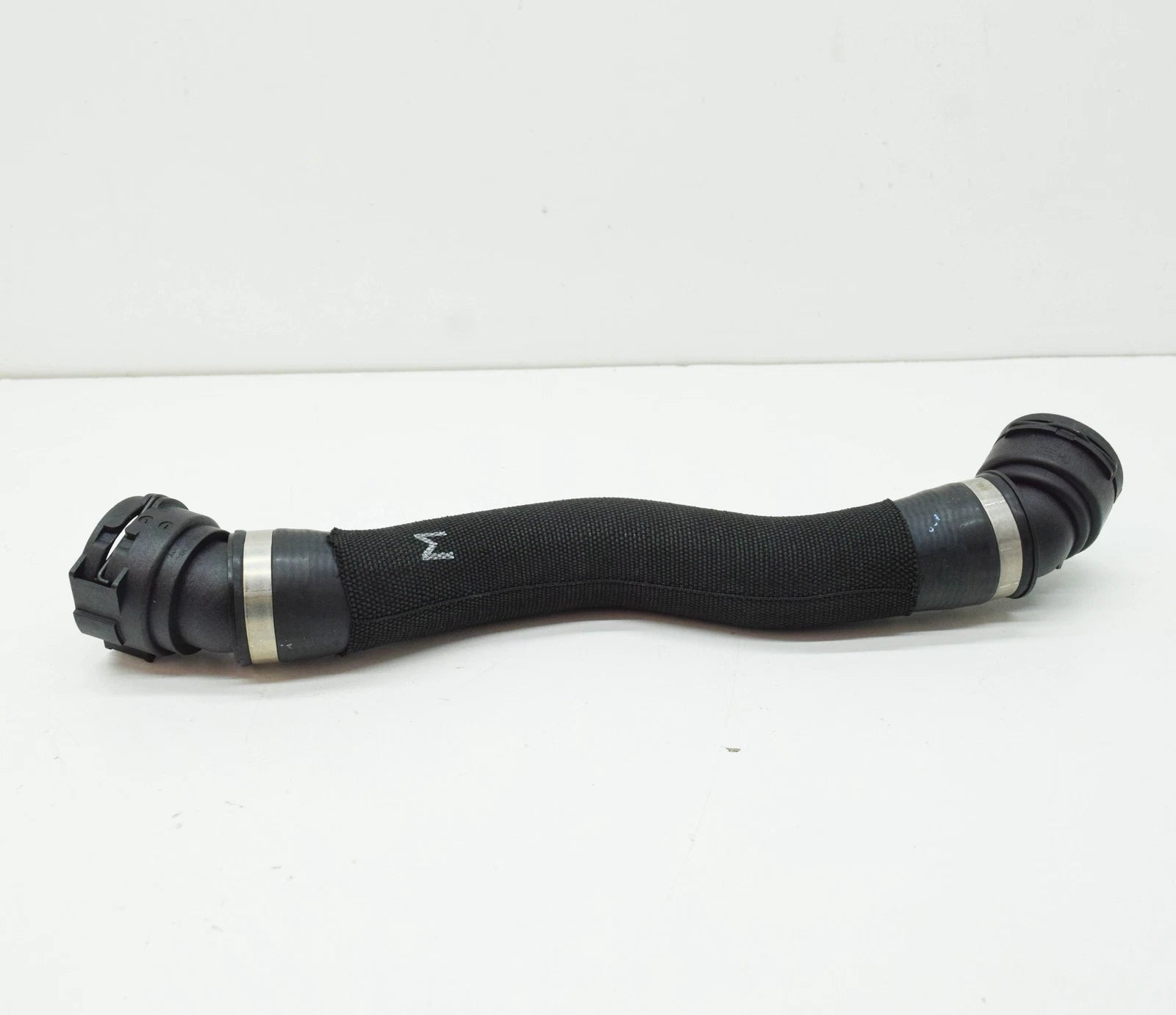 NEW BMW 5 G30 RIGHT WATER RADIATOR HOSE 17128597749 ORIGINAL