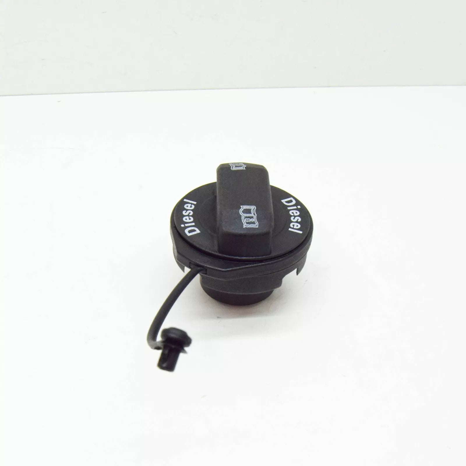 NEW AUDI A4 B8 FUEL FILLER COVER CAP 8E0201550H 2010 ORIGINAL