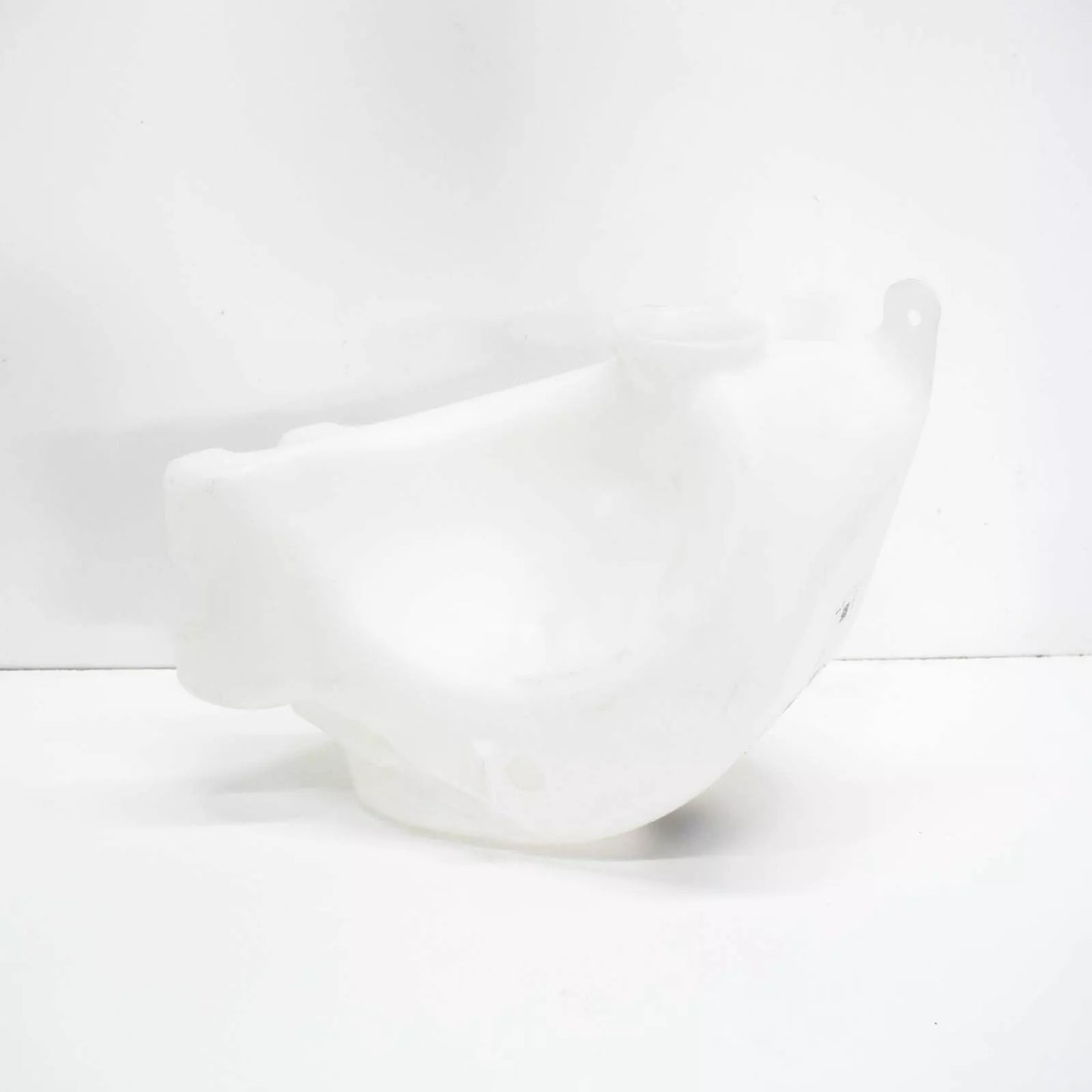 NEW MERCEDES-BENZ VITO W639 WINDSHIELD WASHER TANK RHD A0008695020