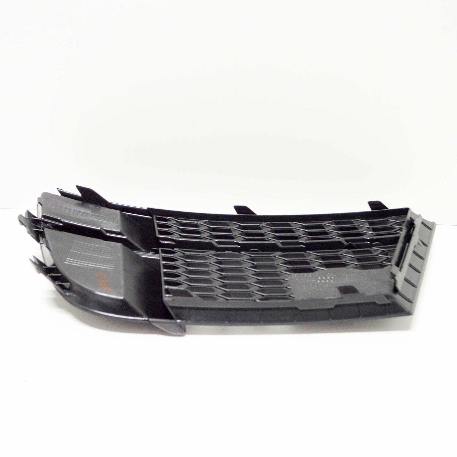 NEW AUDI A3 8P FRONT BUMPER RIGHT SIDE GRILLE 8V3807682QESM 2013 ORIGINAL