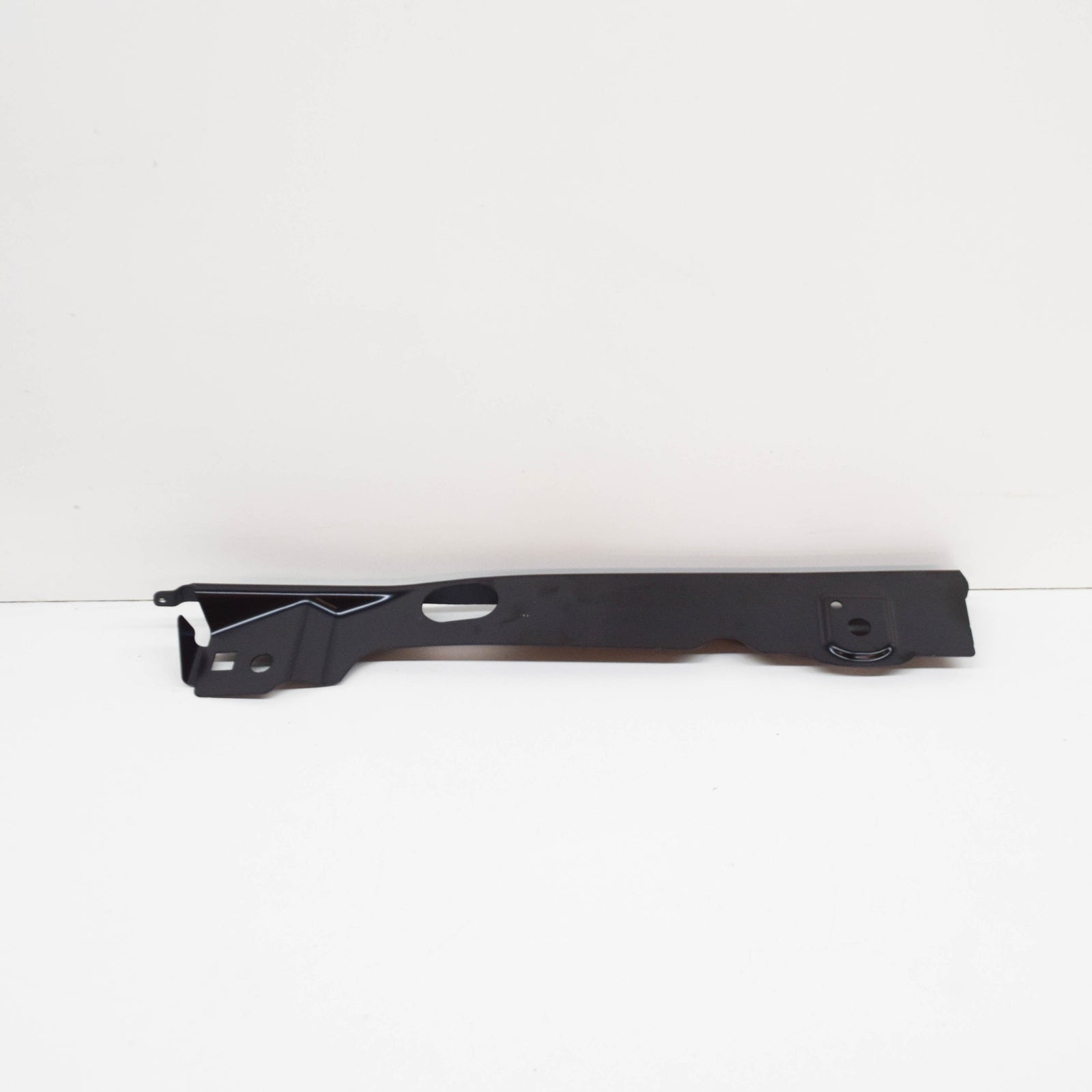 NEW AUDI A3 8V FRONT FENDER CENTER BRACKET LEFT 8V5821467B ORIGINAL