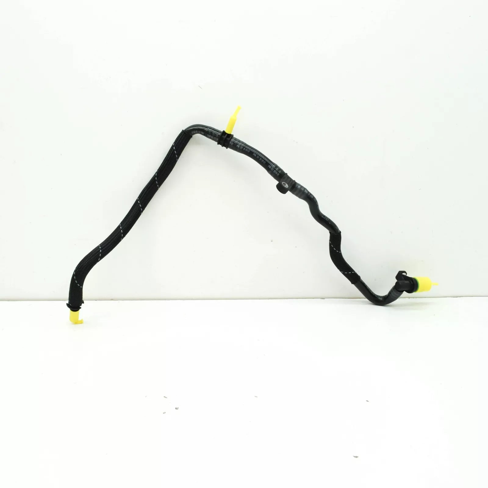 NEW AUDI A4 B9 ENGINE VACUUM PIPE 059131057Q ORIGINAL