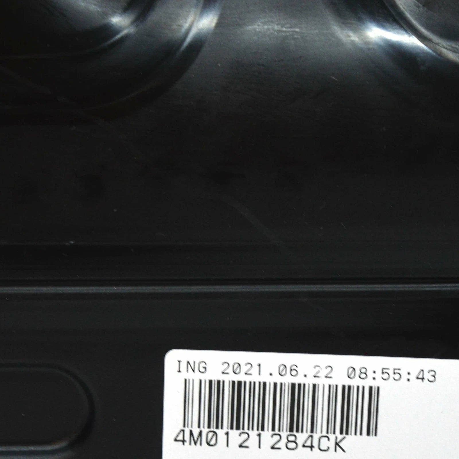 NEW AUDI Q7 4M RIGHT AIR GUIDE 4M0121284CK ORIGINAL