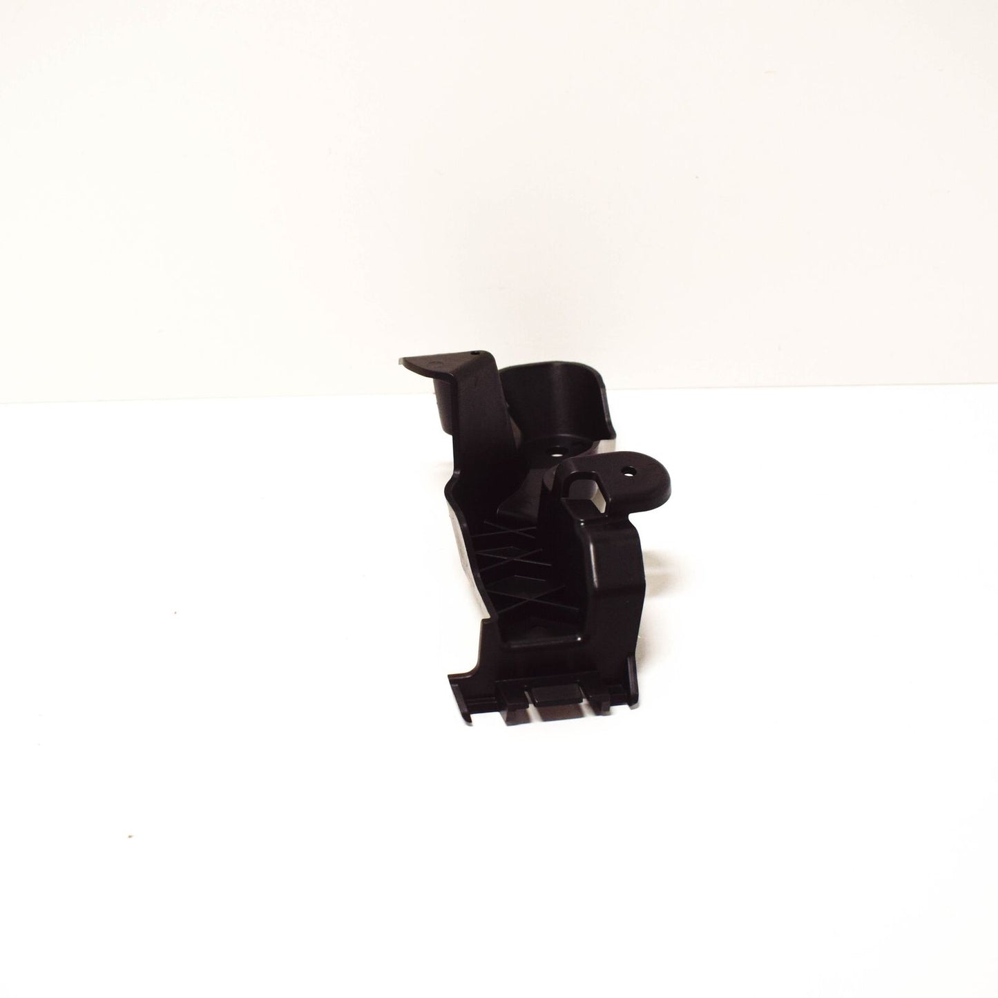 NEW MERCEDES BENZ C T-MODEL S205 REAR RIGHT BUMPER HOLDER A2058852514 ORIGINAL