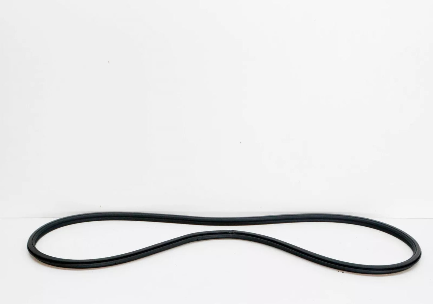 NEW AUDI A3 8P REAR LID RUBBER SEAL 8P4827705E