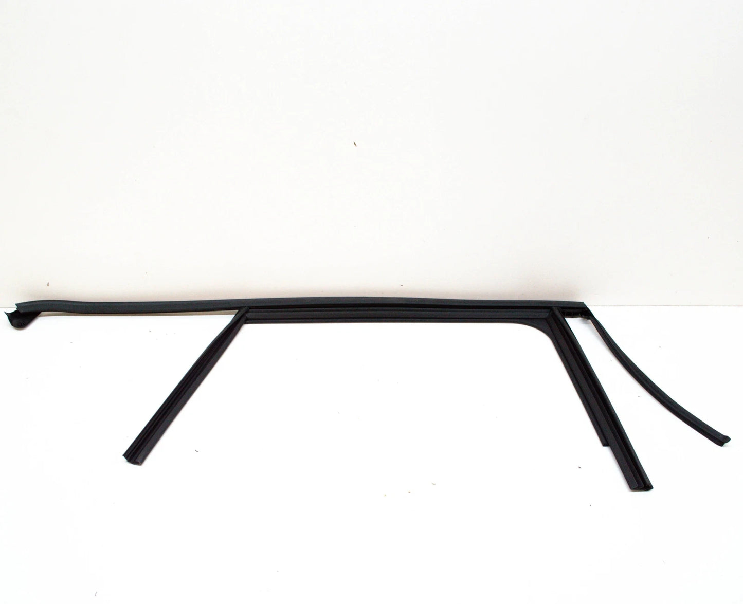 NEW MERCEDES-BENZ A W176 REAR RIGHT DOOR WINDOW GUIDE RAIL A1767351200