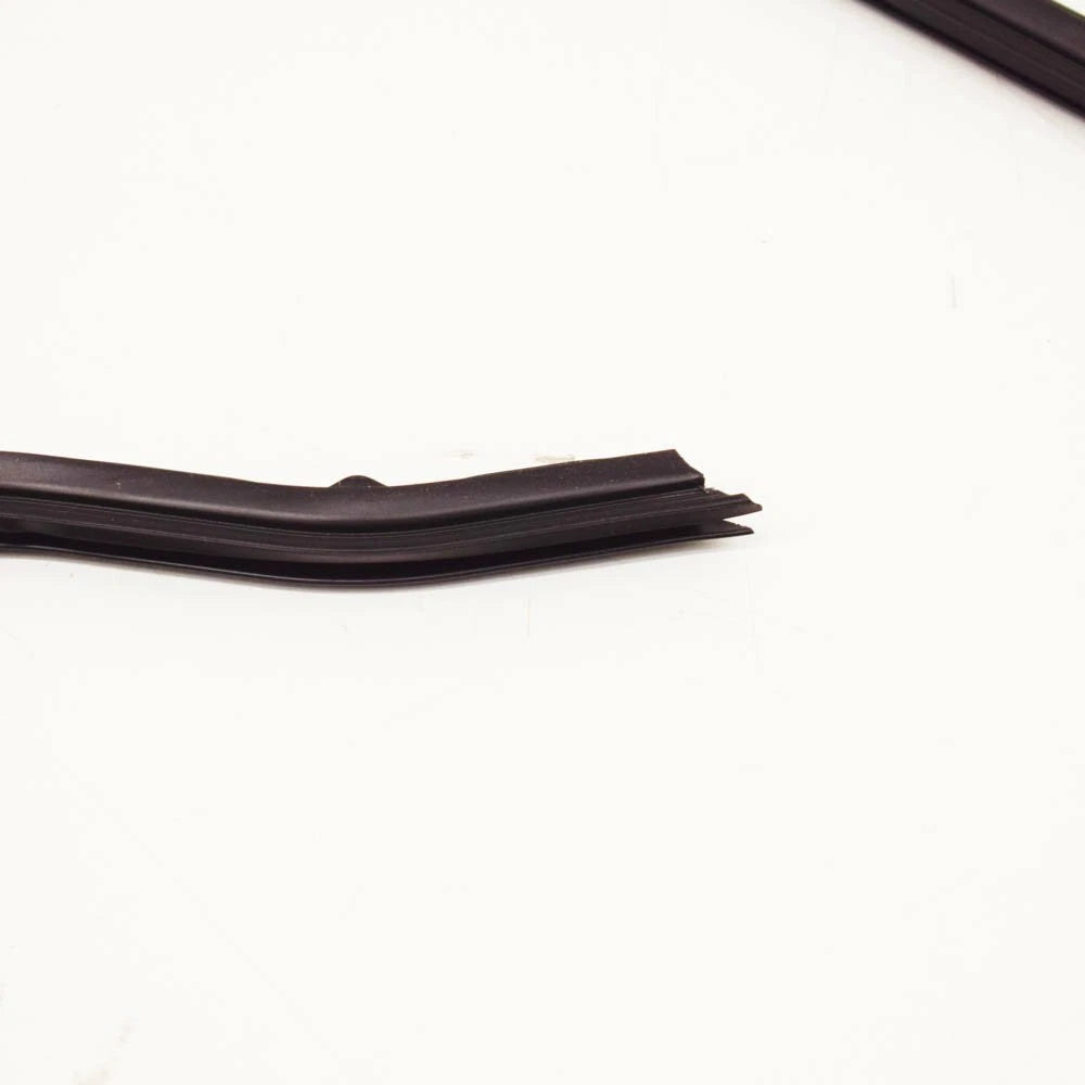 NEW BMW 5 E39 WINDSCREEN MOULDING TRIM SEAL 51318159784 8159784 + ORIGINAL