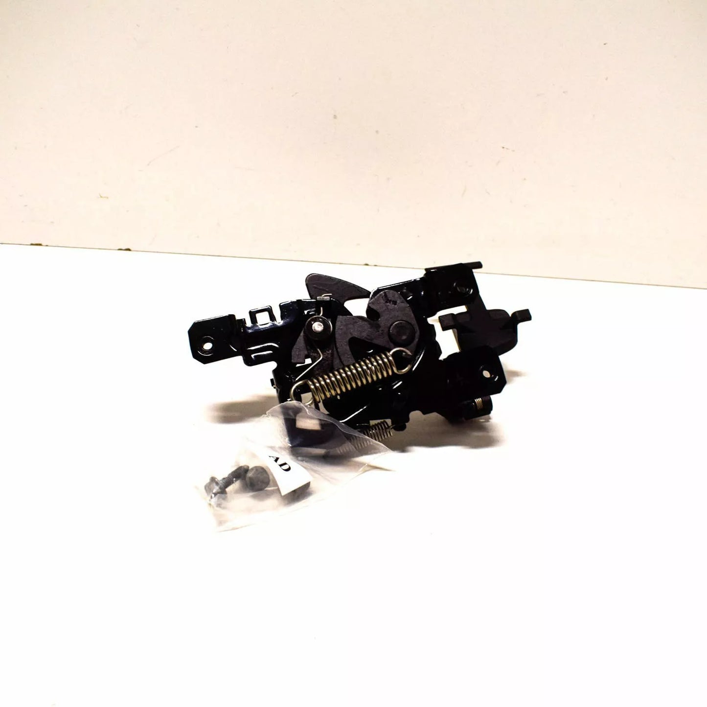 NEW MERCEDES-BENZ B-CLASS W245 BONNET HOOD CATCH HATCH A1698800560